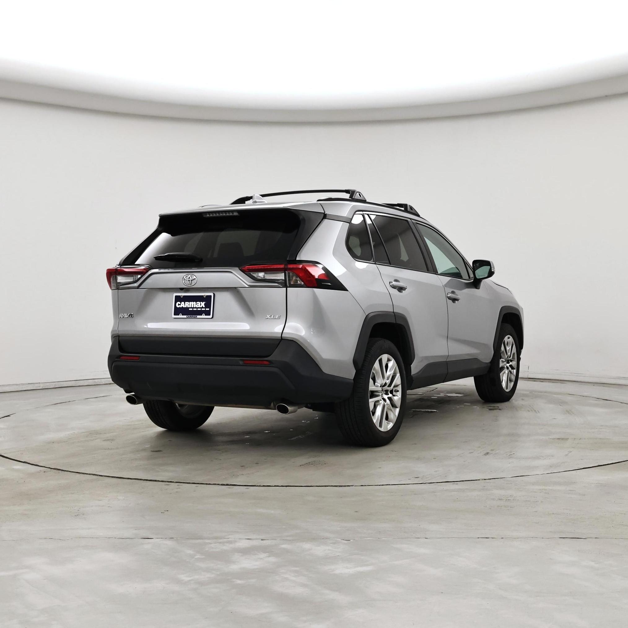 Thumbnail: 2019 Toyota RAV4 - 8