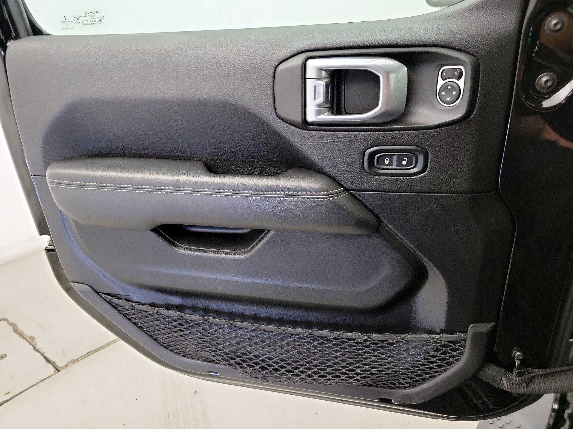 Thumbnail: 2022 Jeep Wrangler - 12