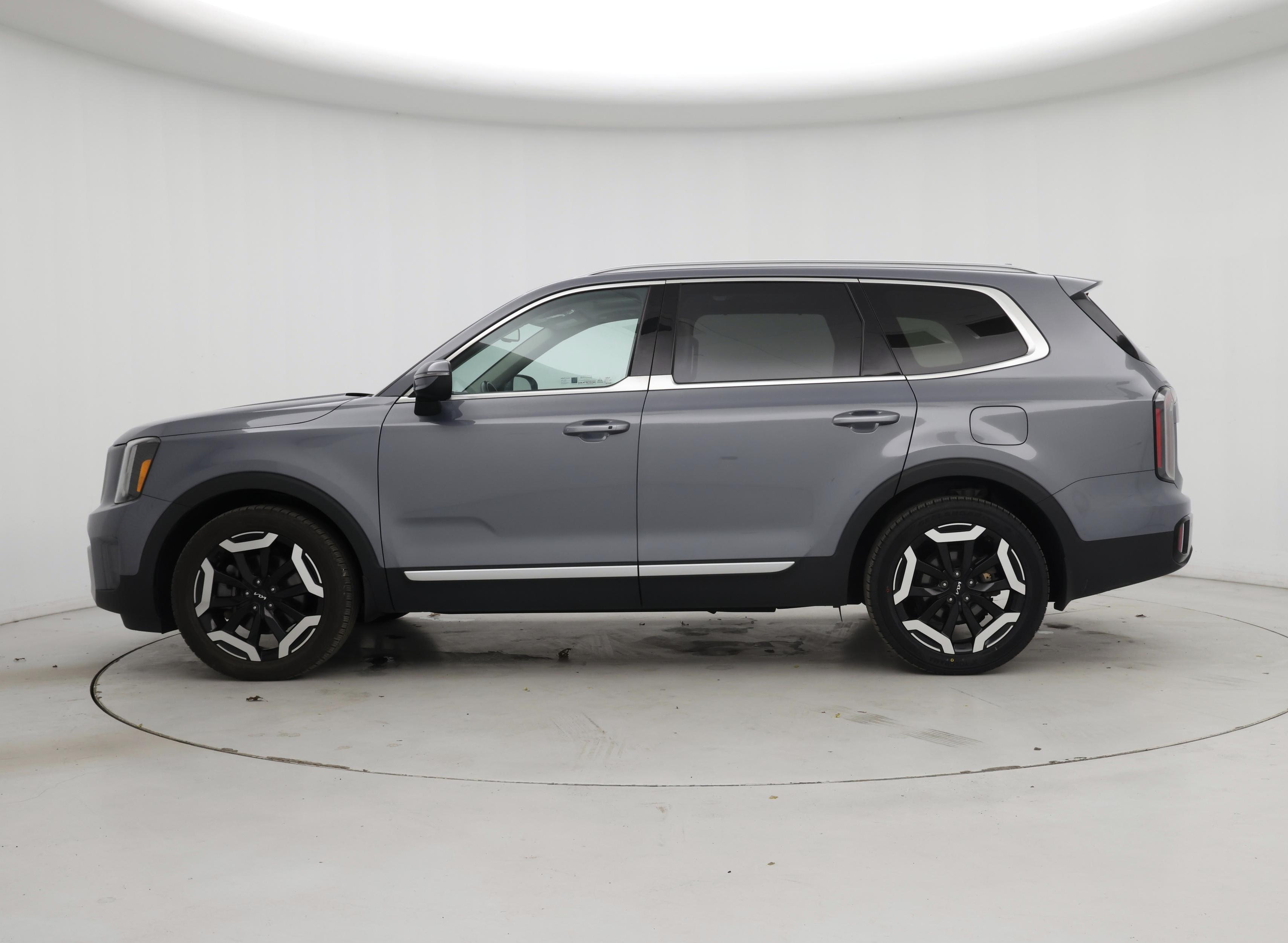 Thumbnail: 2023 Kia Telluride - 3