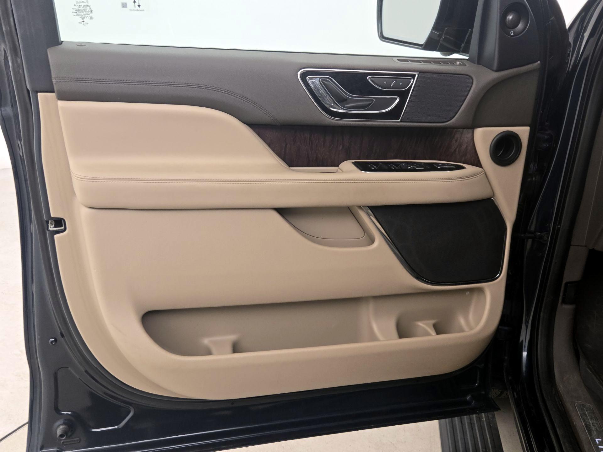 Thumbnail: 2022 Lincoln Navigator - 12