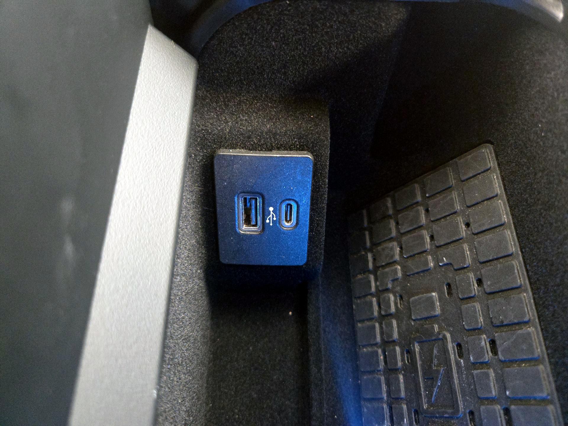 Thumbnail: 2022 Lincoln Navigator - 19