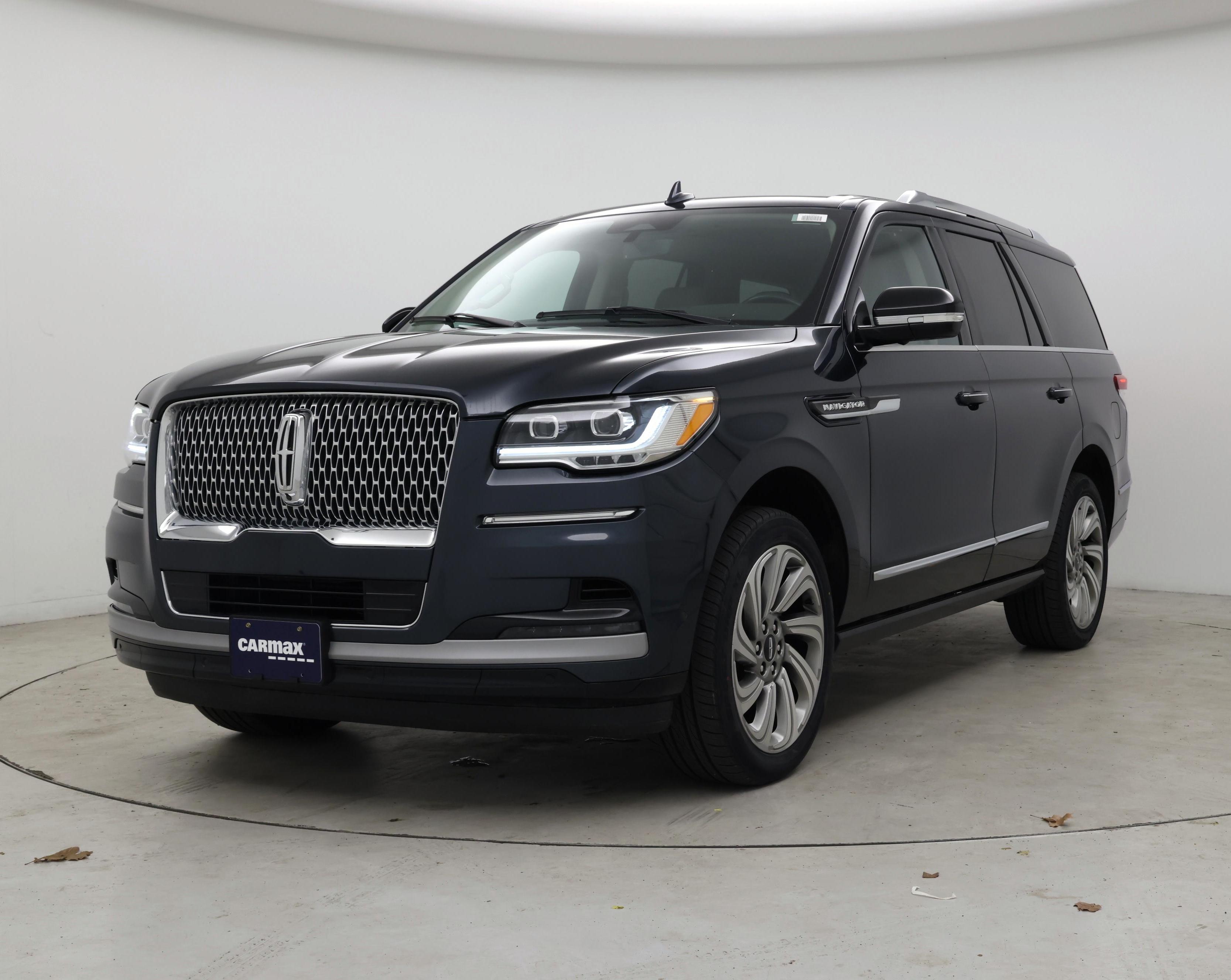 Thumbnail: 2022 Lincoln Navigator - 4