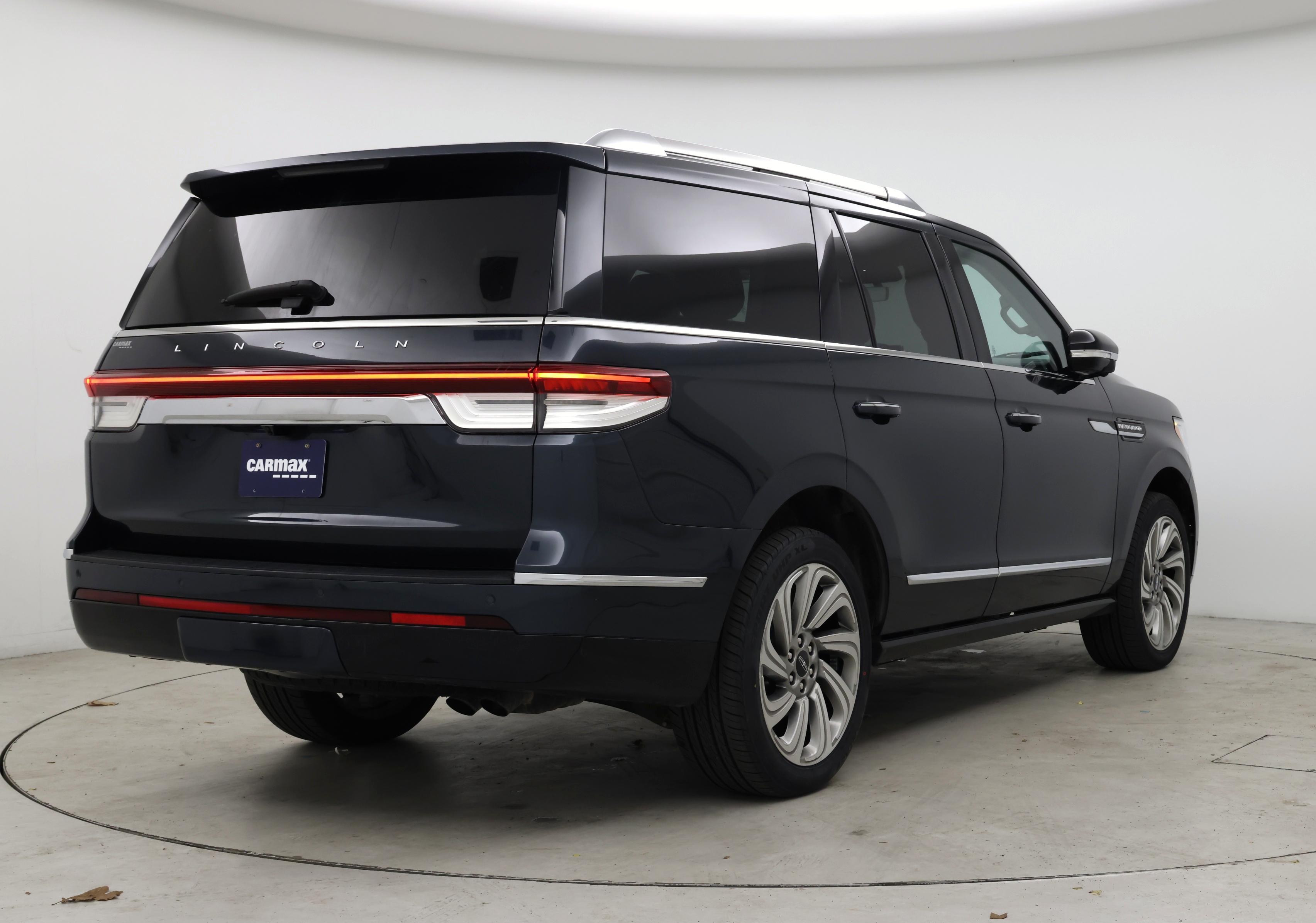 Thumbnail: 2022 Lincoln Navigator - 8