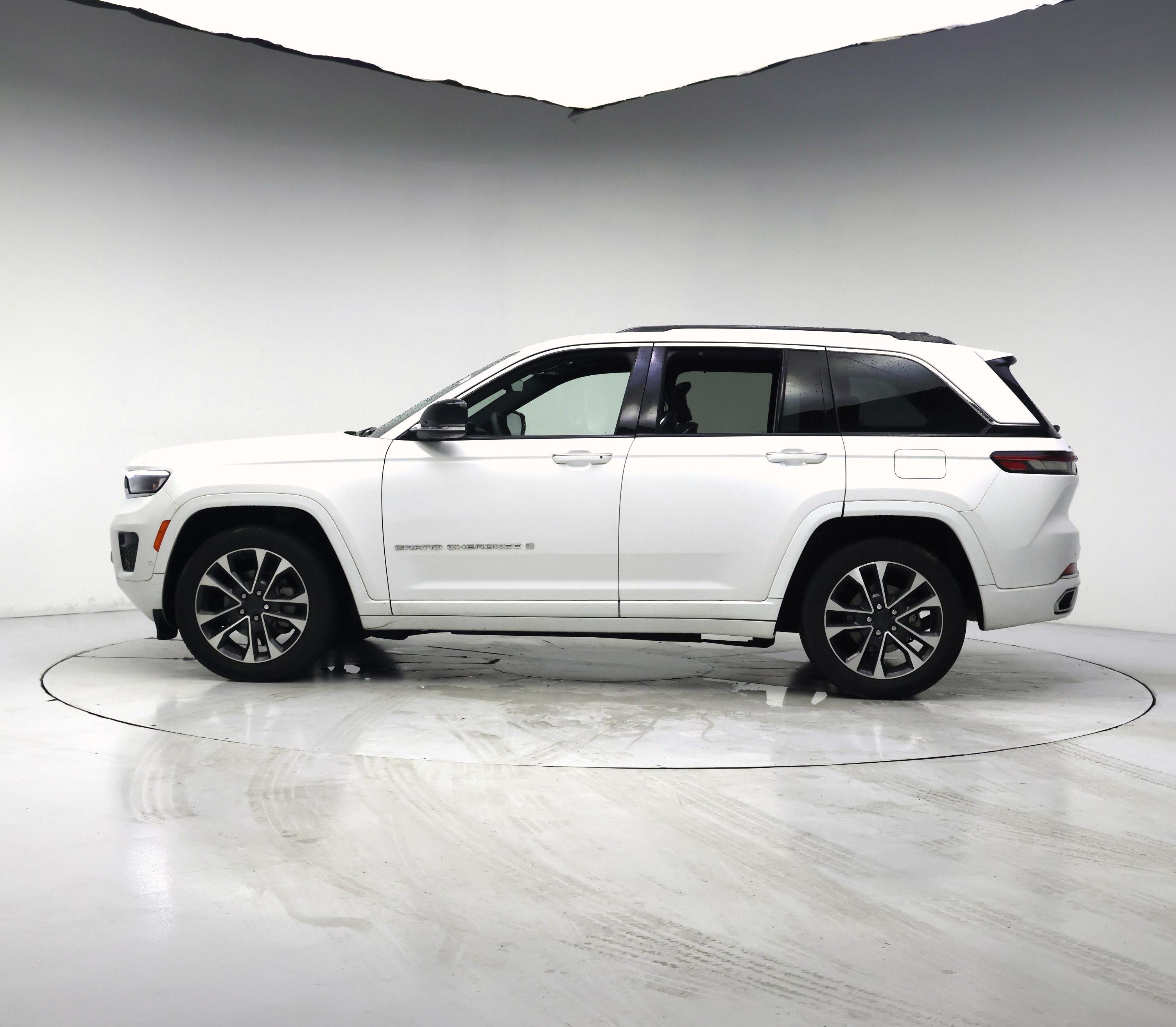 Thumbnail: 2023 Jeep Grand Cherokee - 3