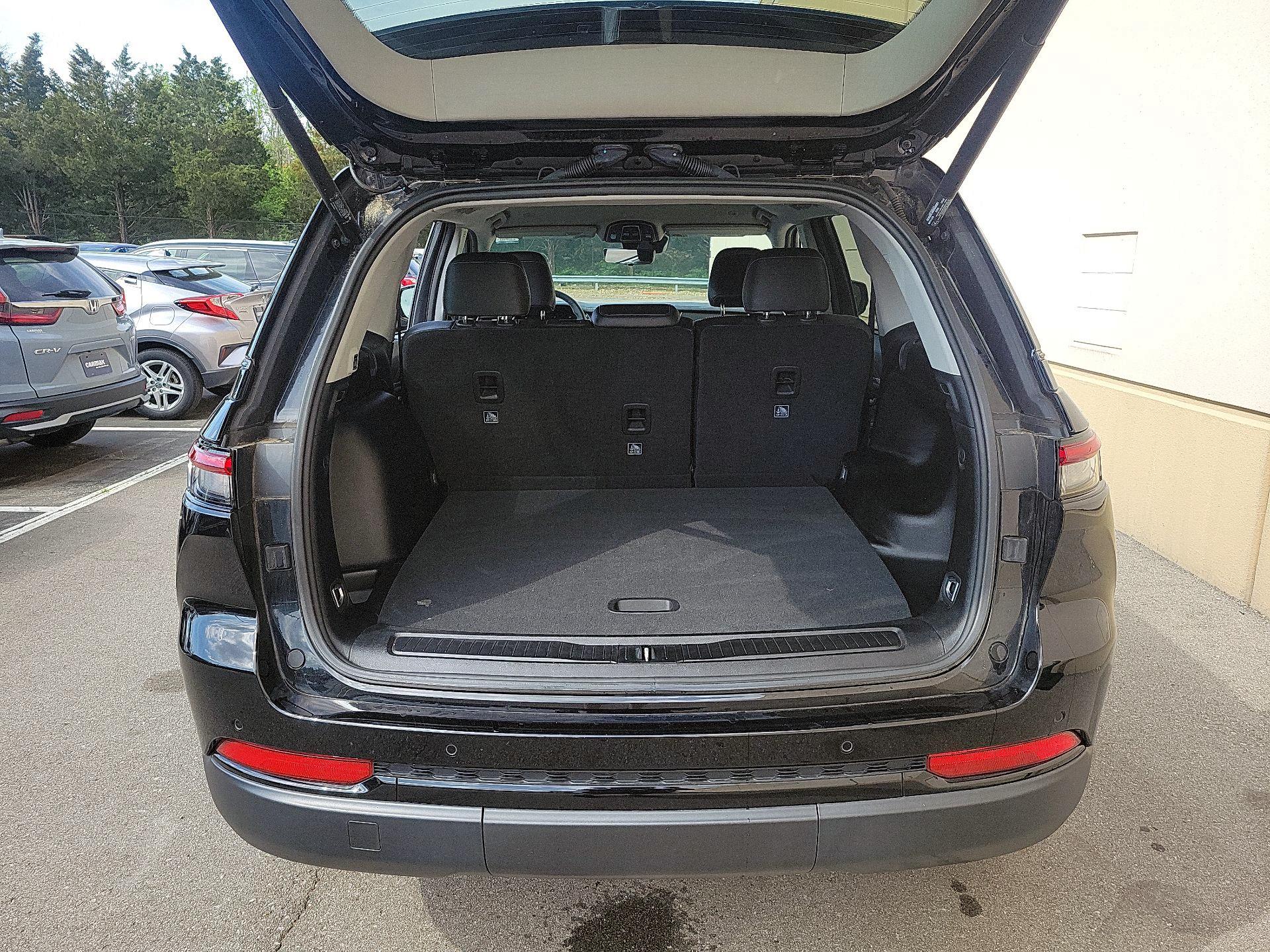 Thumbnail: 2023 Jeep Grand Cherokee - 19