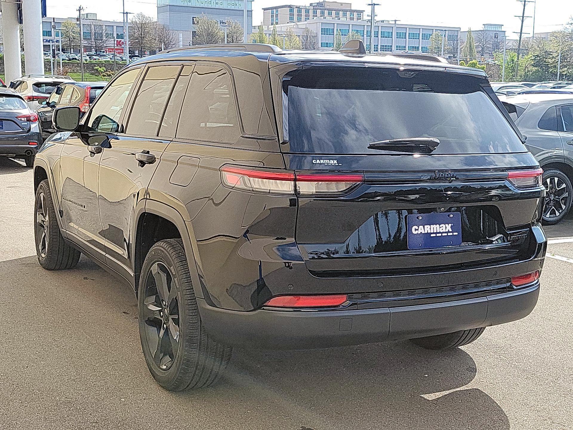 Thumbnail: 2023 Jeep Grand Cherokee - 7