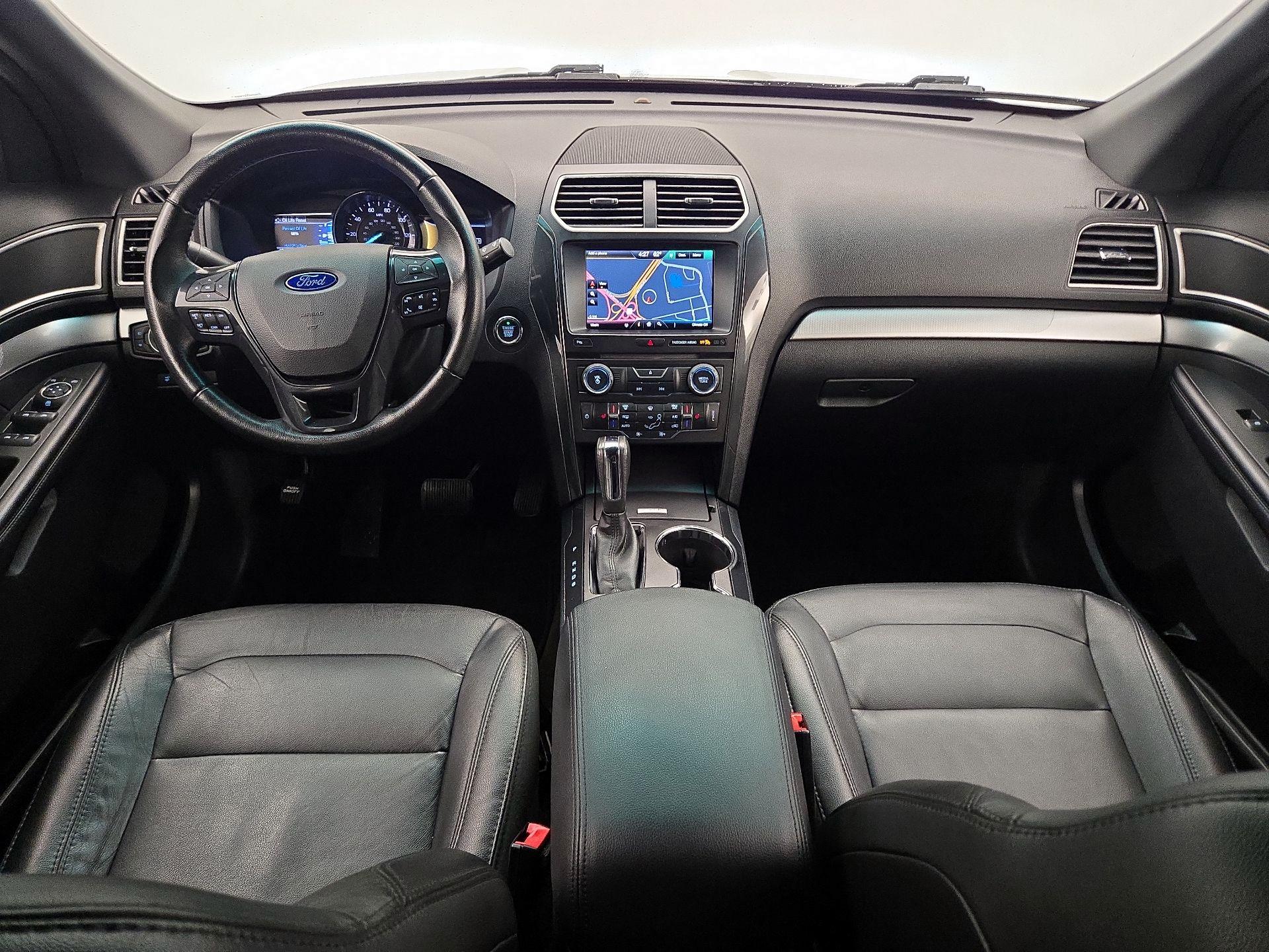 Thumbnail: 2016 Ford Explorer - 9