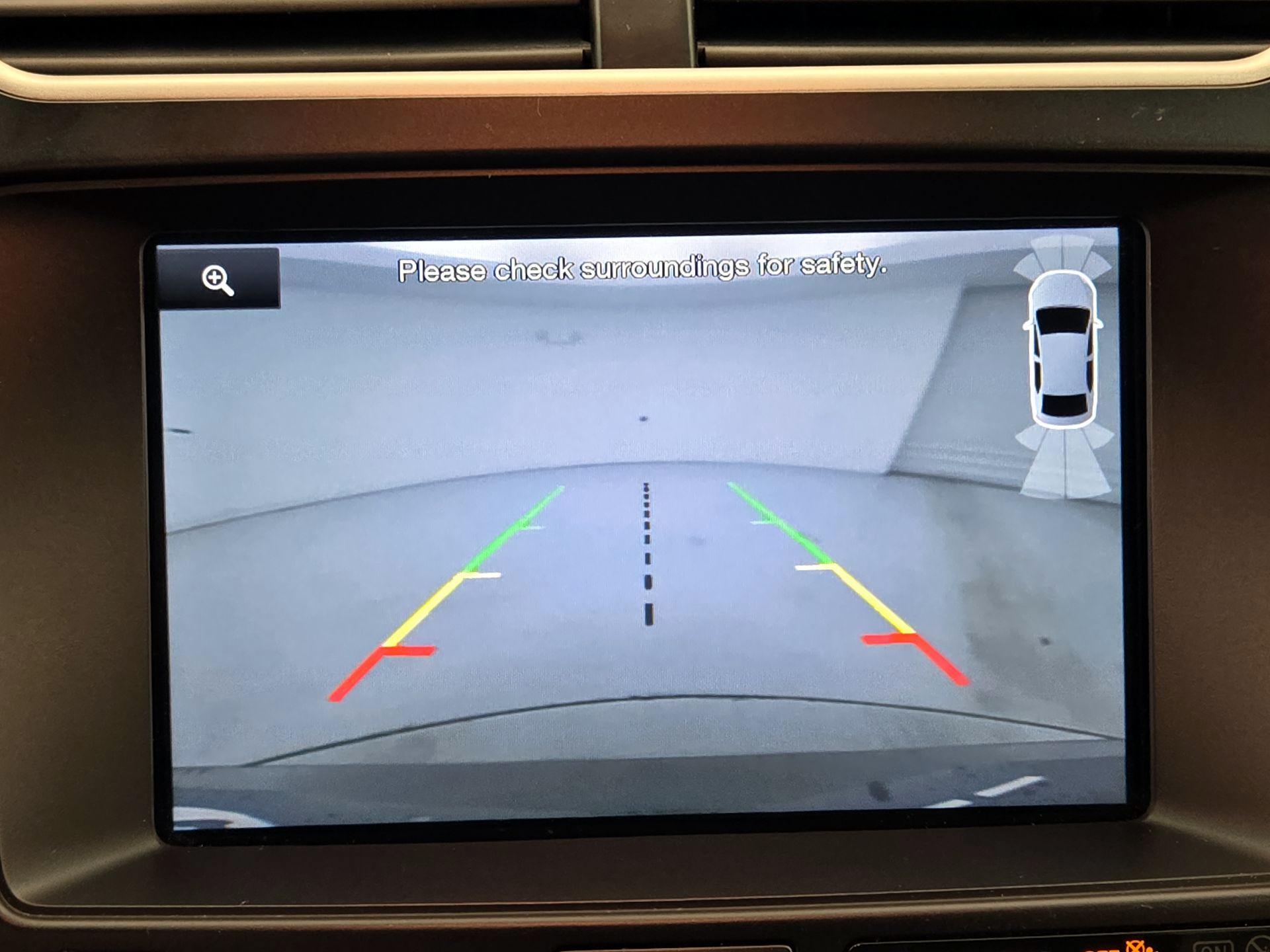 Thumbnail: 2016 Ford Explorer - 15