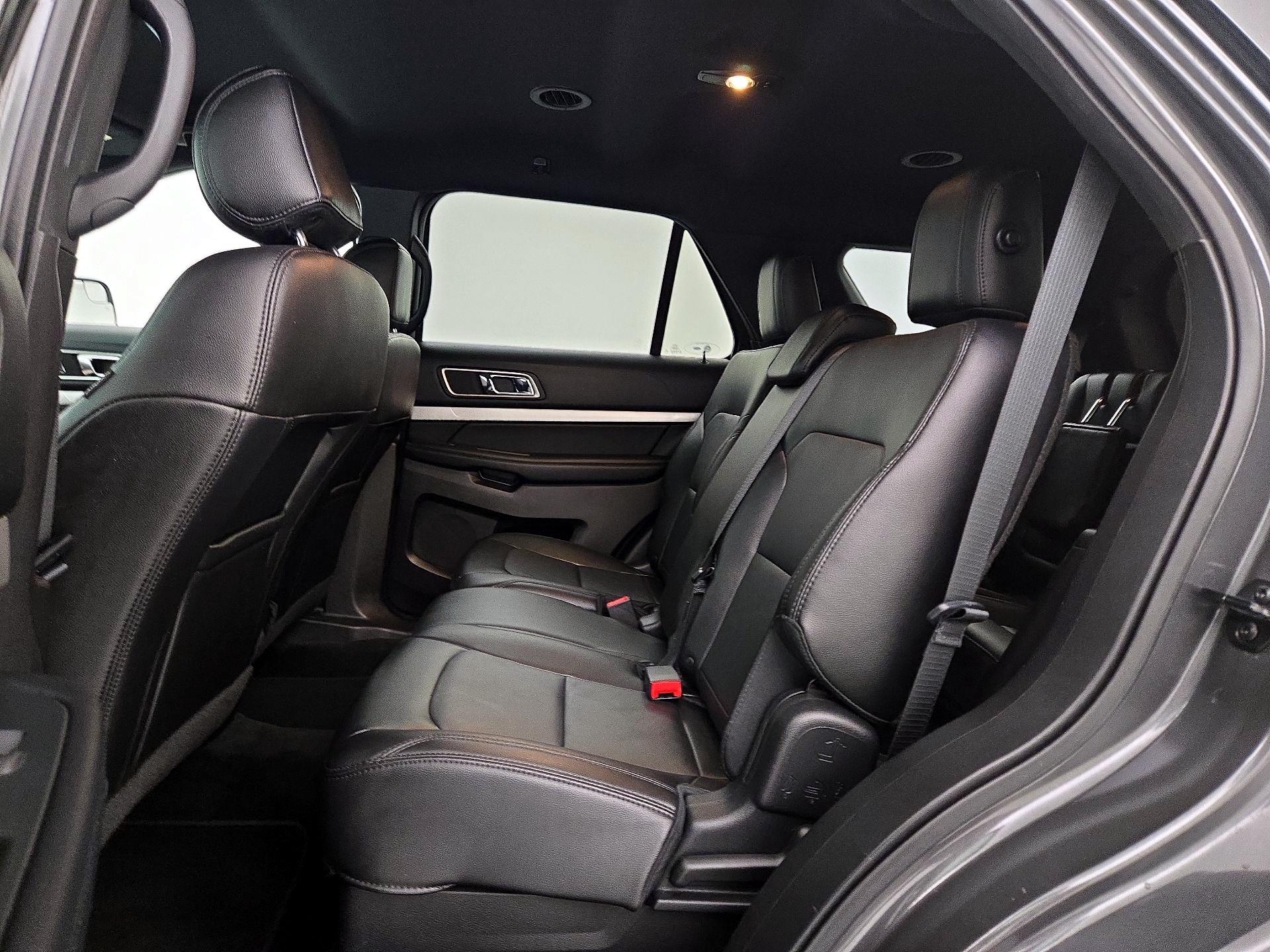 Thumbnail: 2016 Ford Explorer - 20