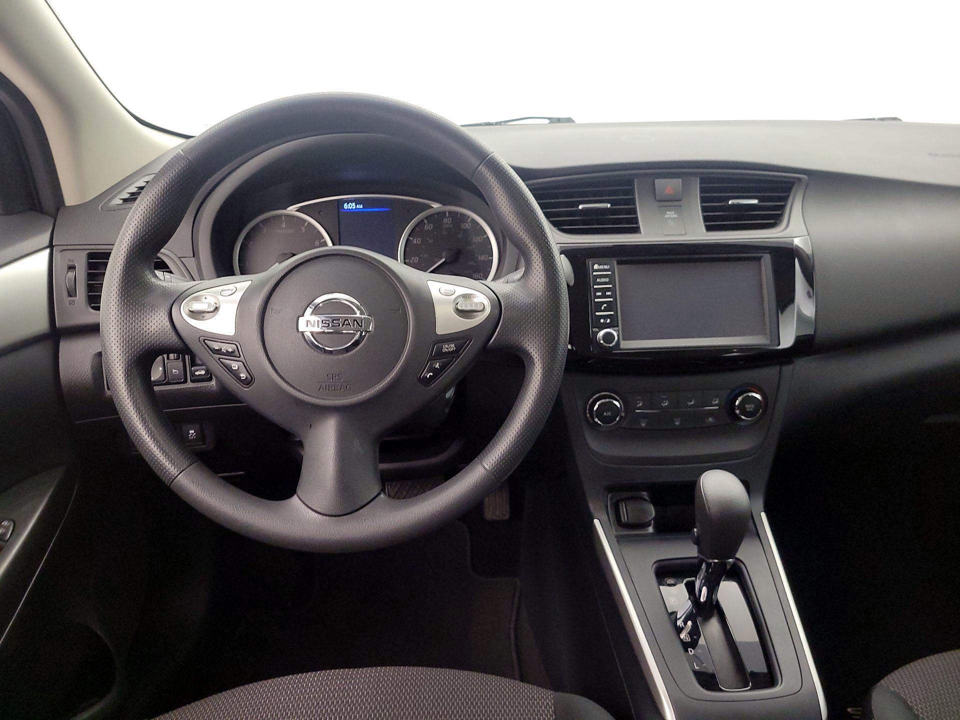 Thumbnail: 2019 Nissan Sentra - 10