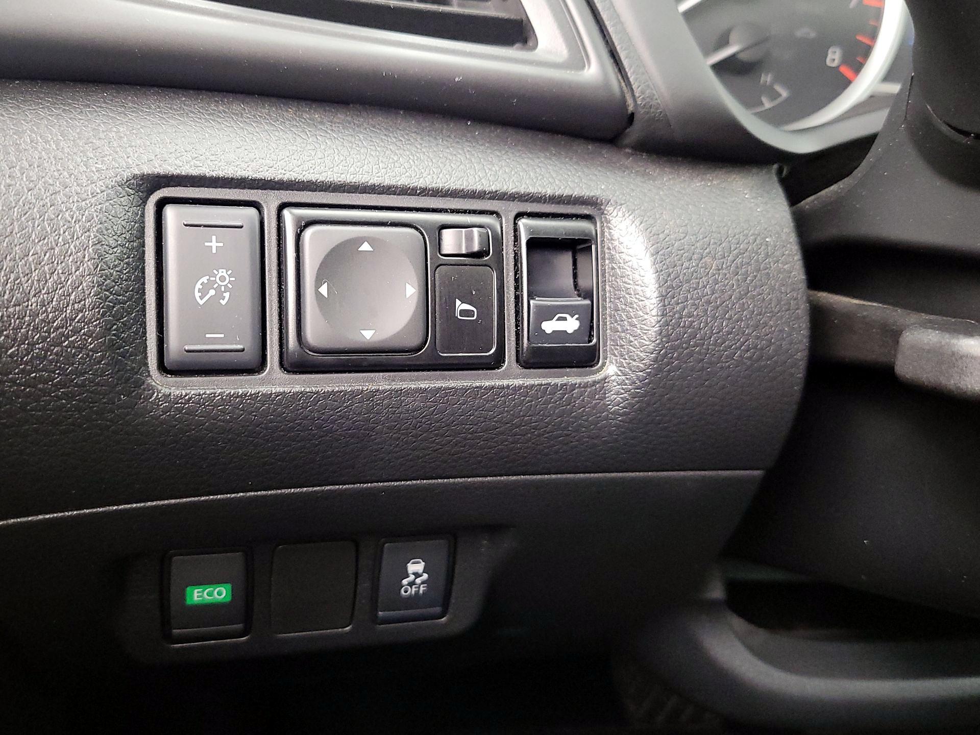 Thumbnail: 2019 Nissan Sentra - 13