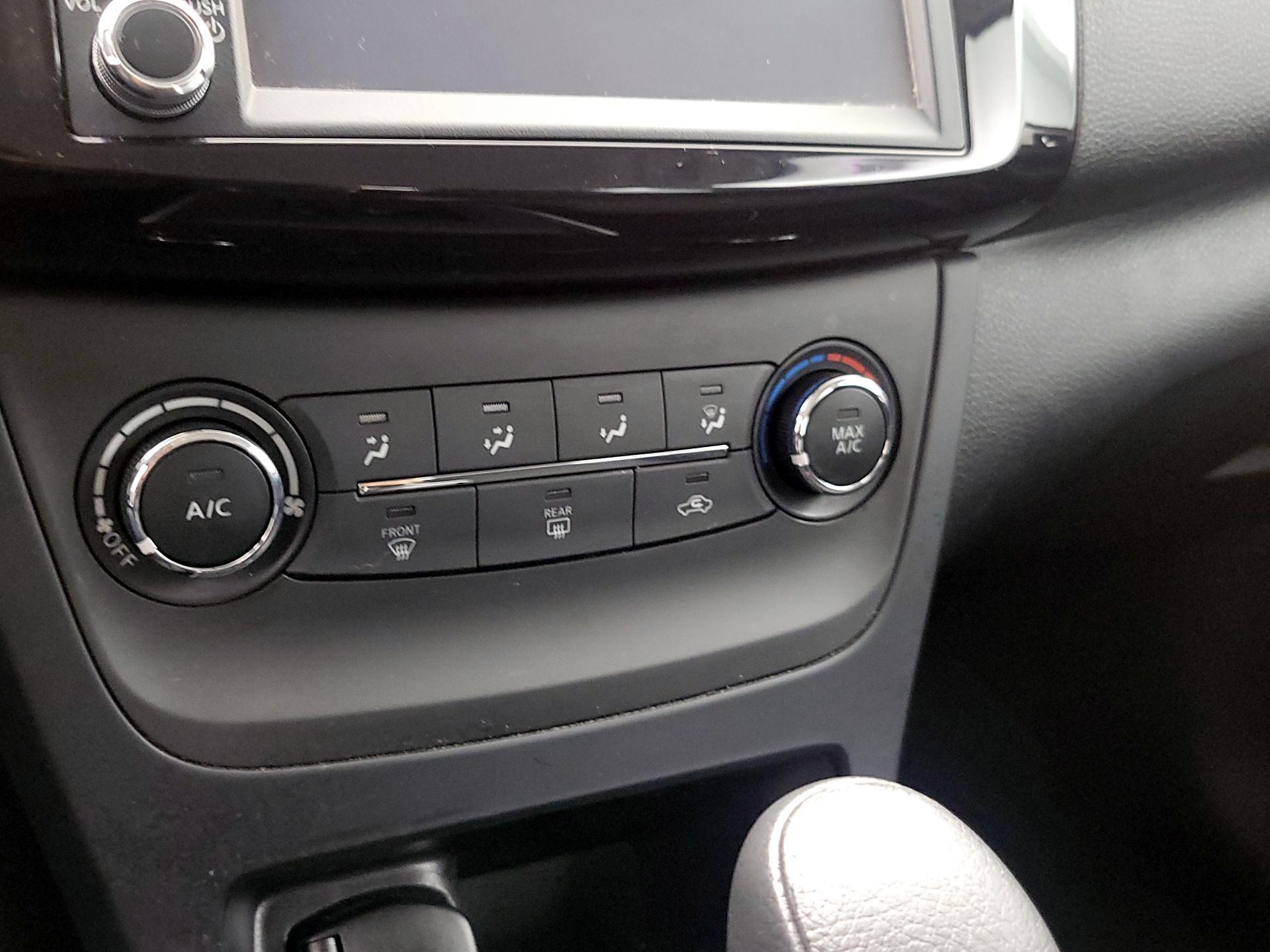 Thumbnail: 2019 Nissan Sentra - 16