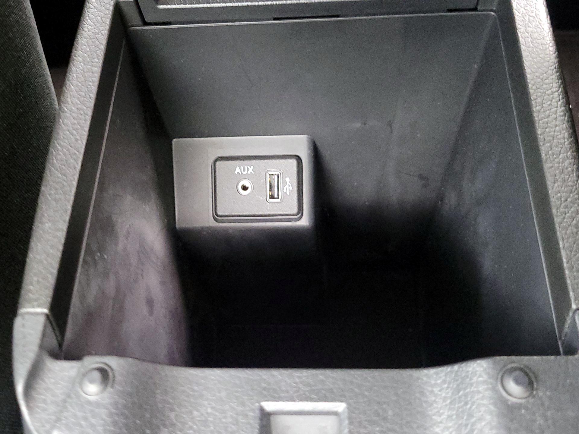 Thumbnail: 2019 Nissan Sentra - 18