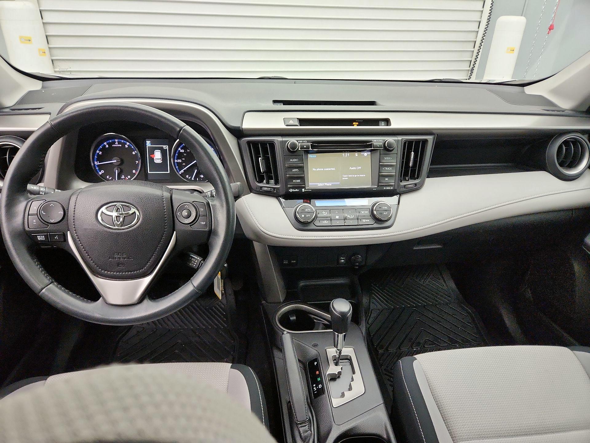 Thumbnail: 2016 Toyota RAV4 - 9