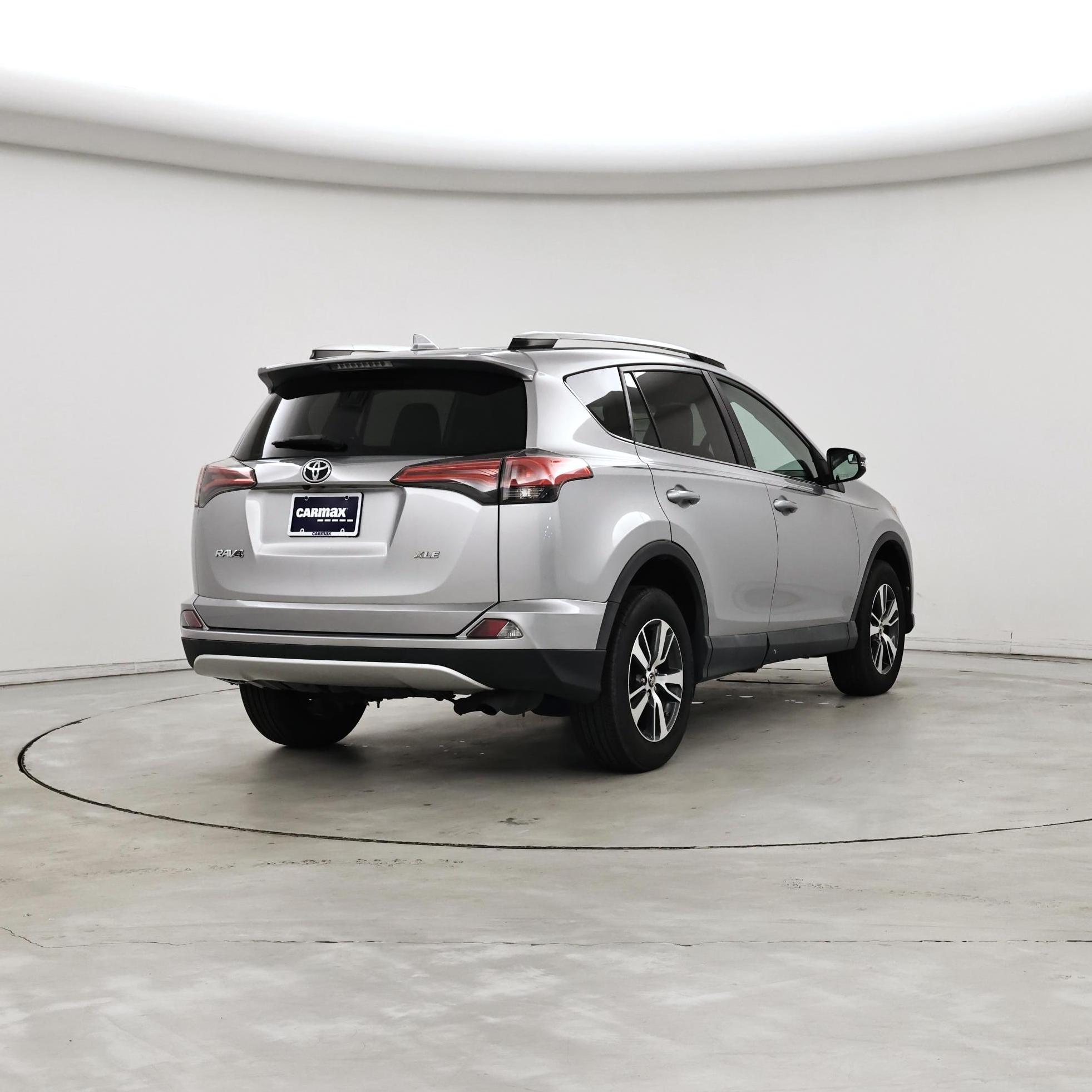 Thumbnail: 2016 Toyota RAV4 - 8