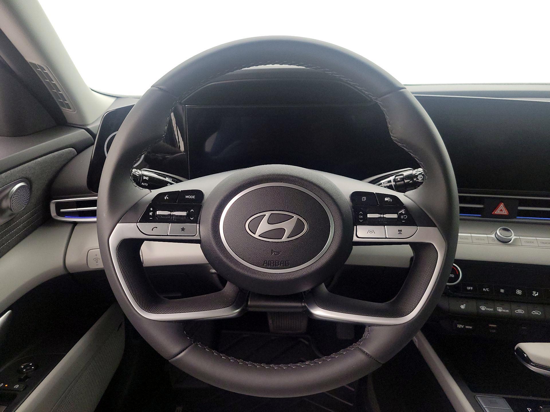 Thumbnail: 2025 Hyundai Elantra - 10