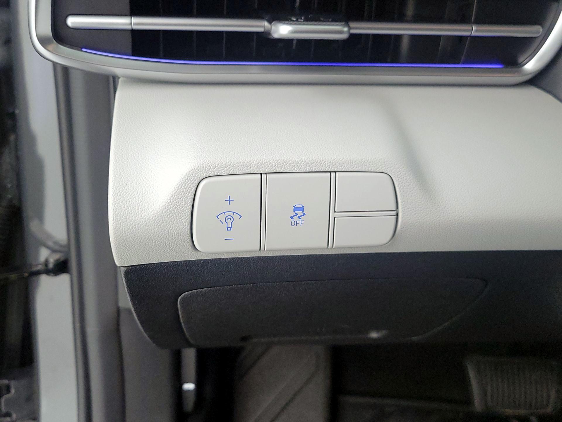 Thumbnail: 2025 Hyundai Elantra - 13