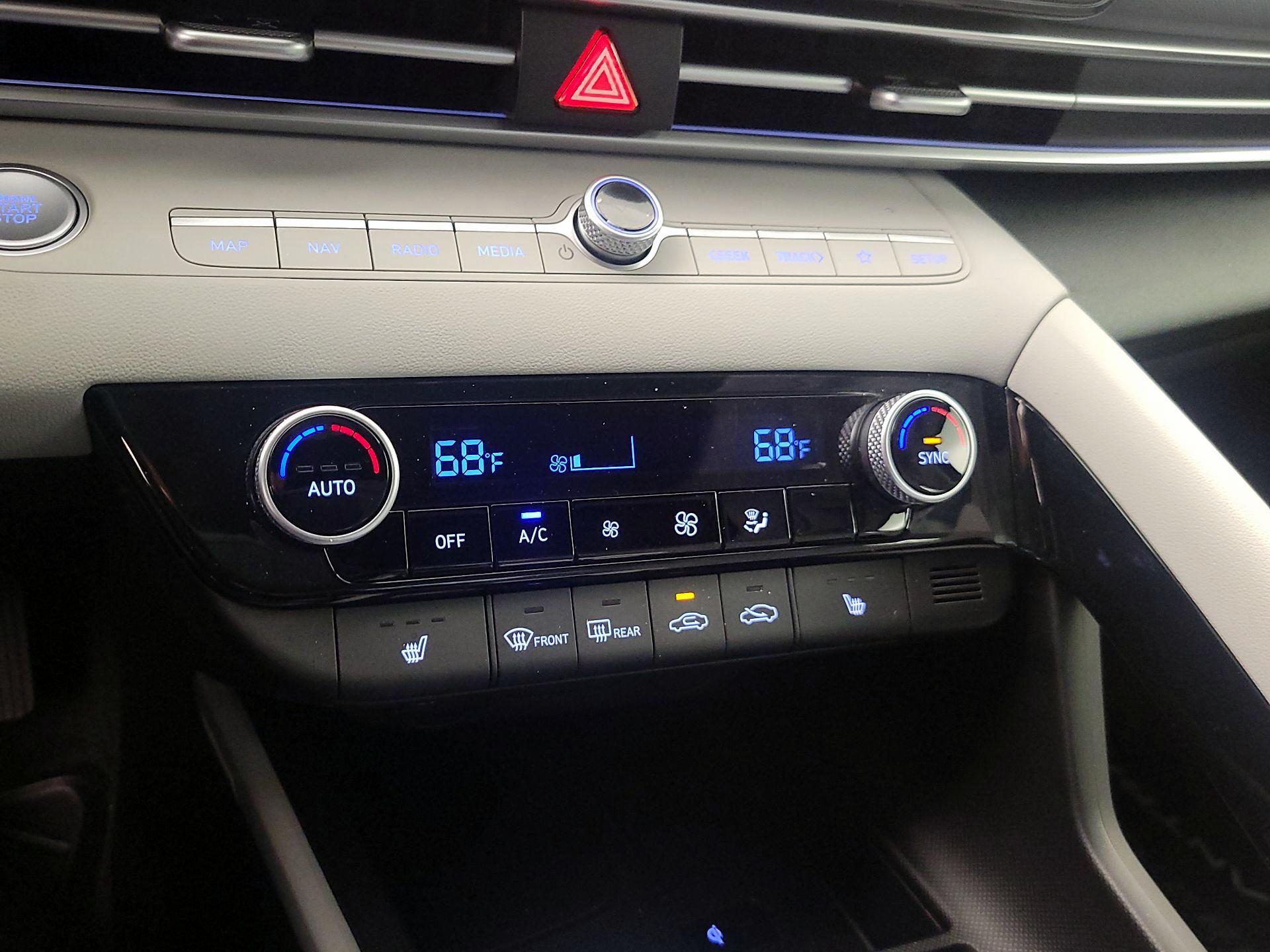 Thumbnail: 2025 Hyundai Elantra - 17