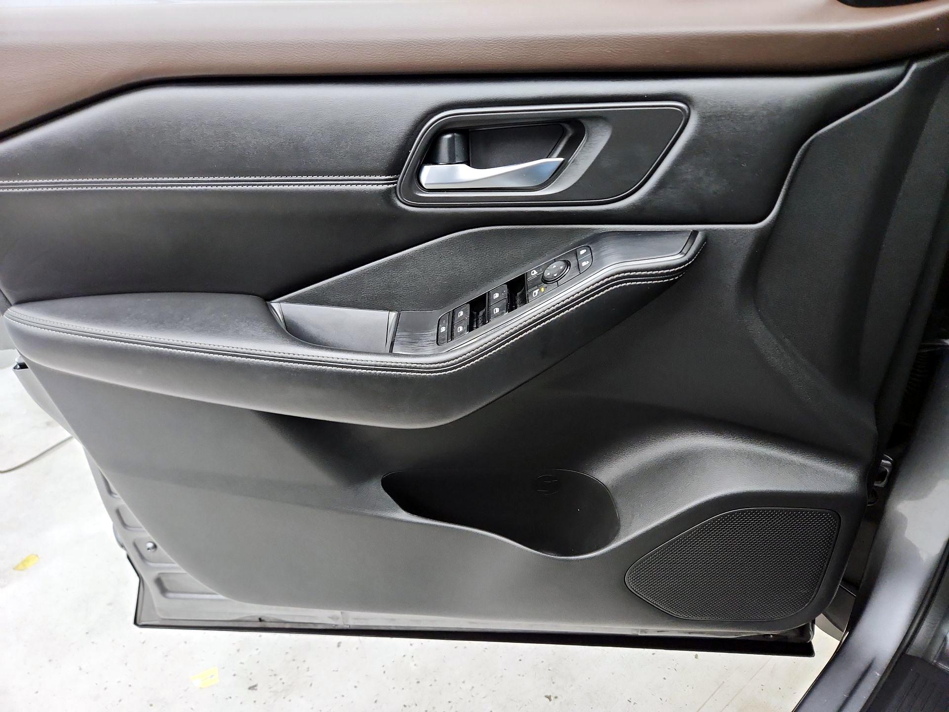 Thumbnail: 2022 Nissan Rogue - 12