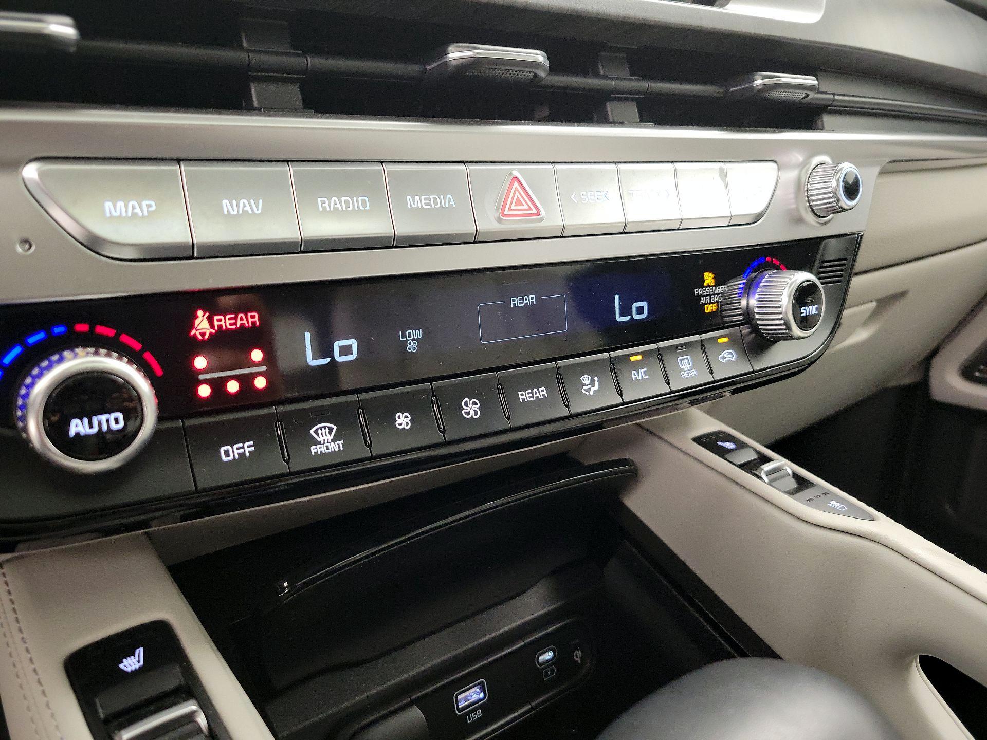 Thumbnail: 2023 Kia Telluride - 17