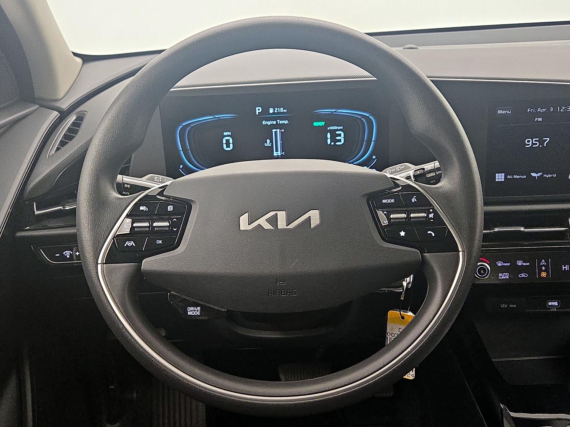 Thumbnail: 2023 Kia Niro - 10