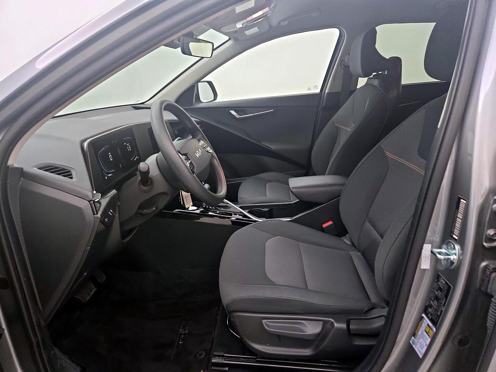 Thumbnail: 2023 Kia Niro - 11