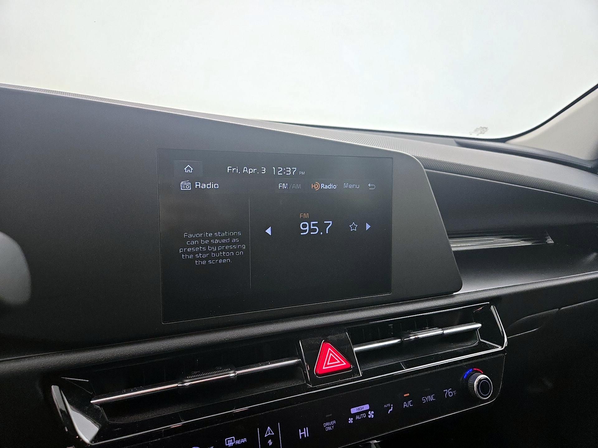 Thumbnail: 2023 Kia Niro - 15