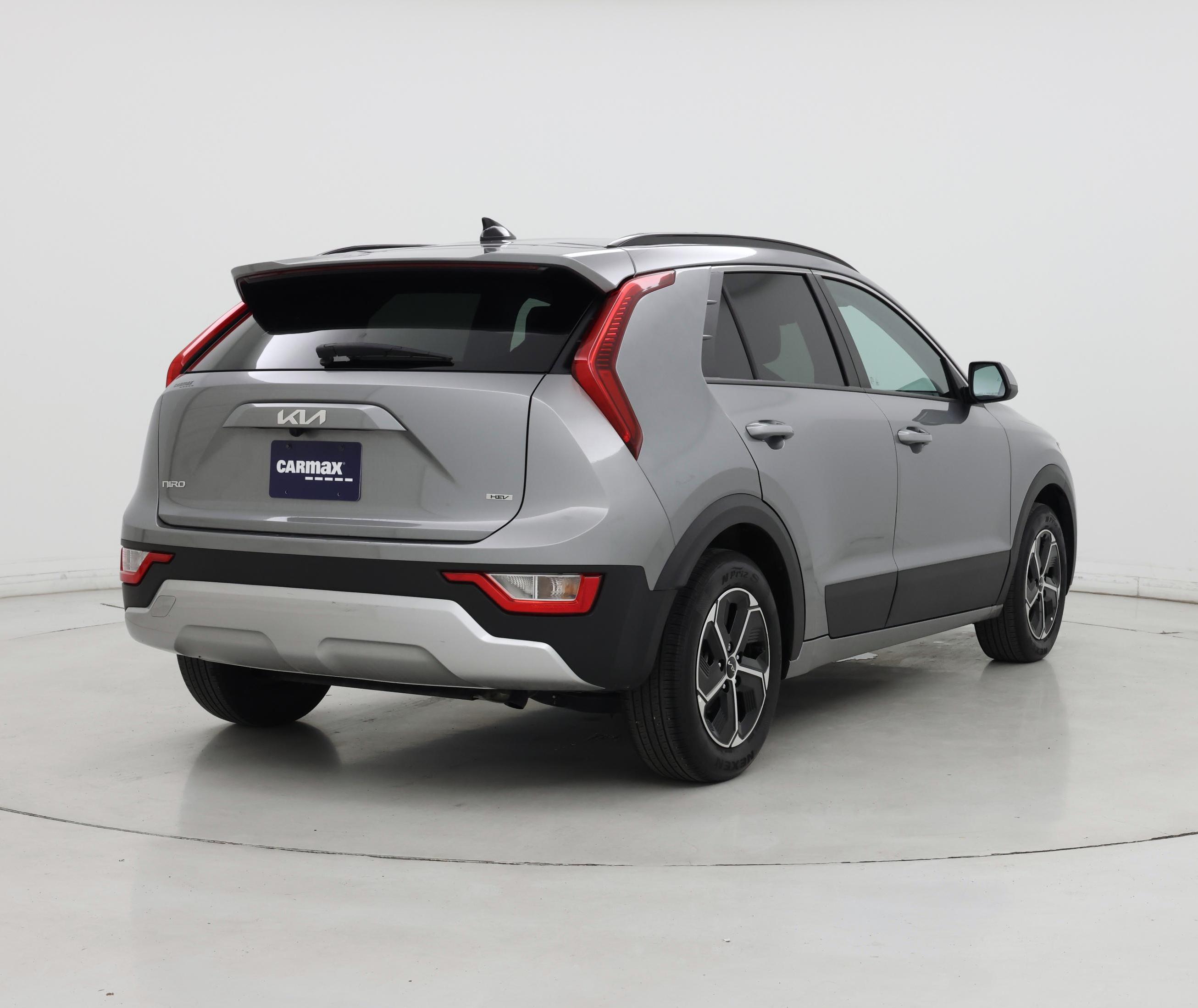 Thumbnail: 2023 Kia Niro - 8