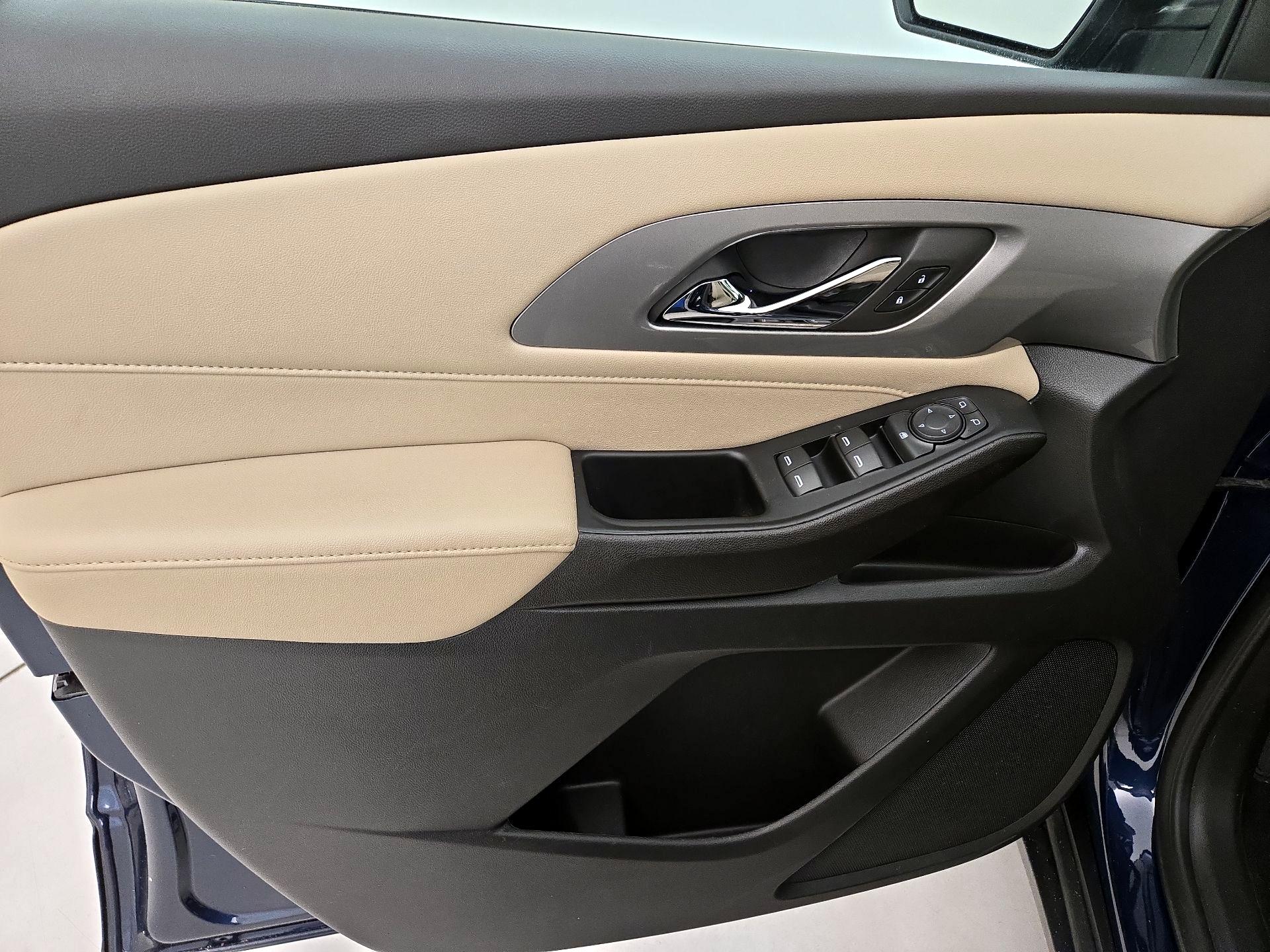 Thumbnail: 2023 Chevrolet Traverse - 12