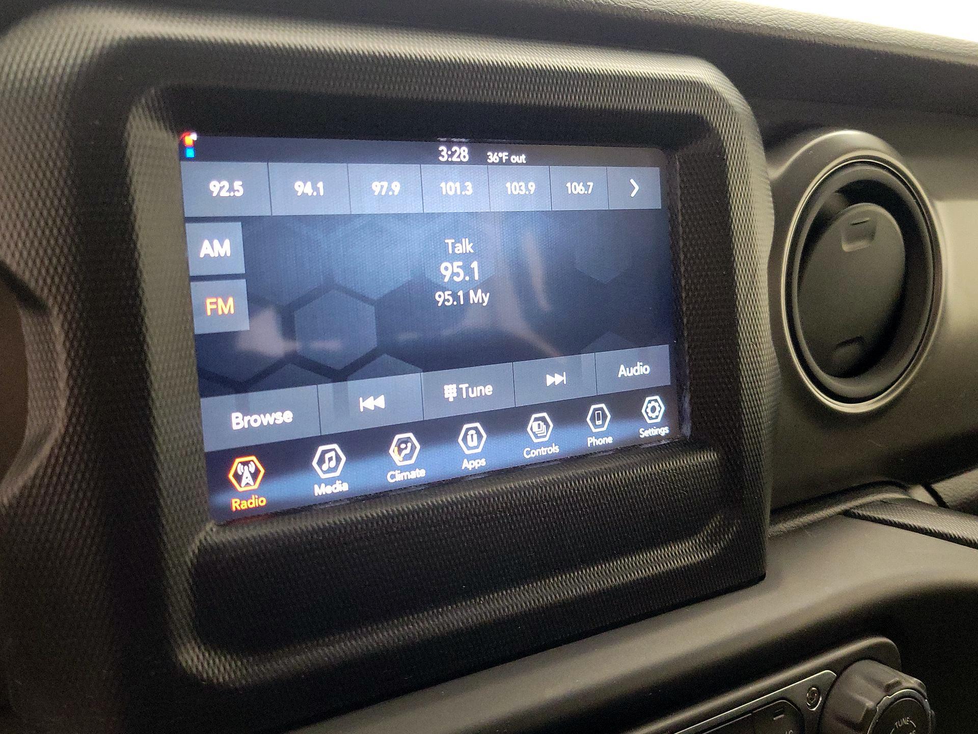 Thumbnail: 2022 Jeep Wrangler - 15