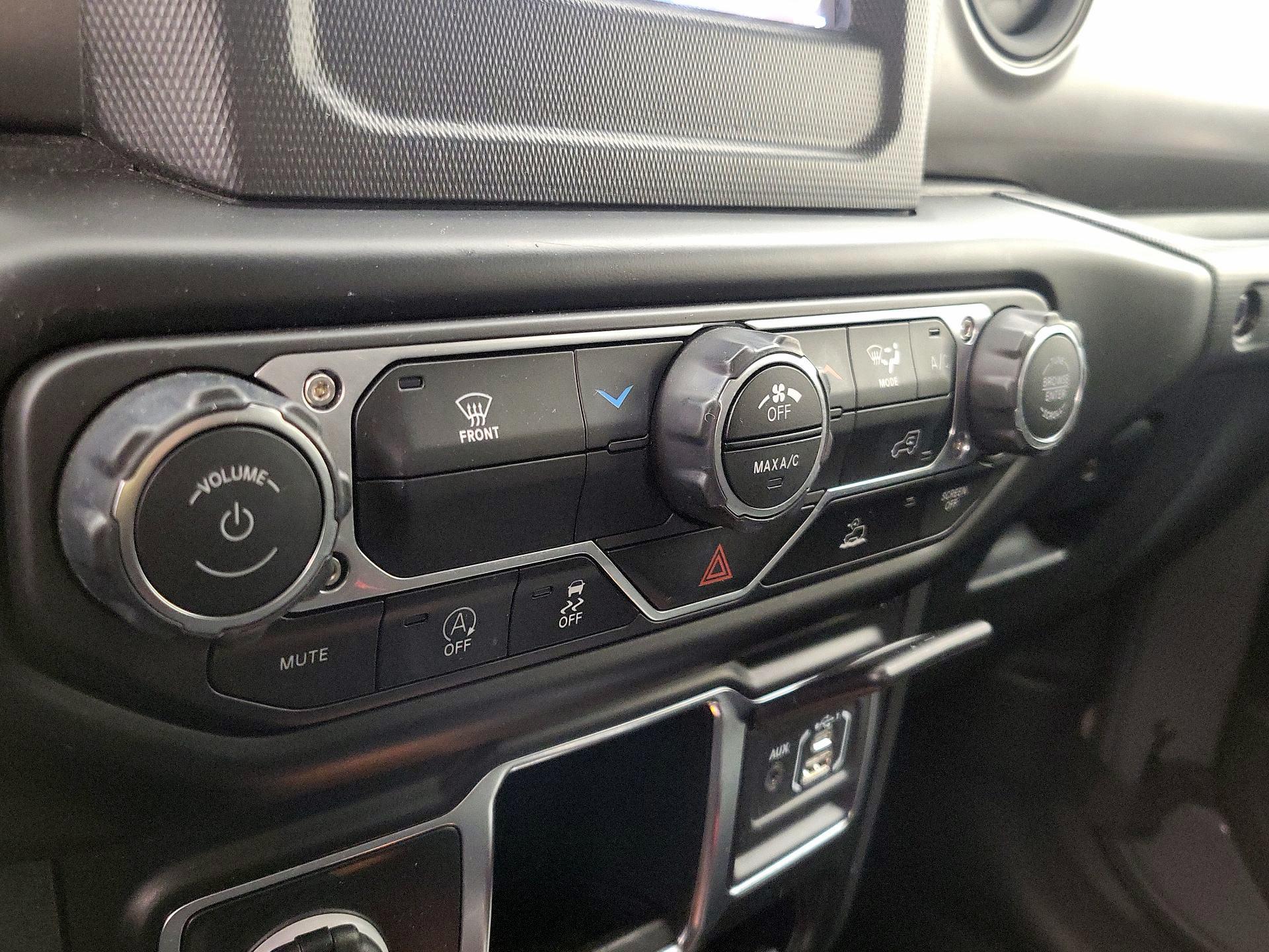 Thumbnail: 2022 Jeep Wrangler - 16