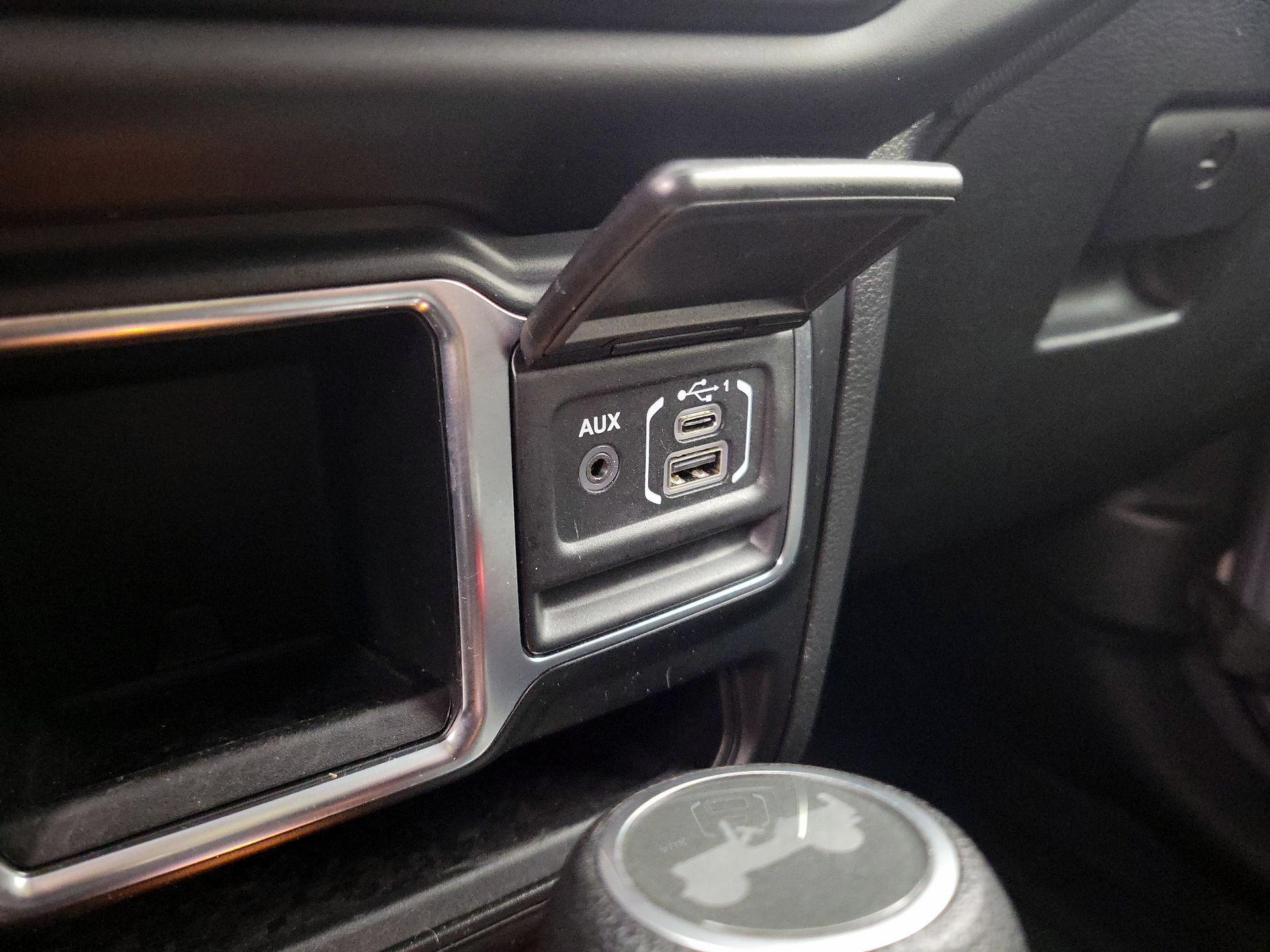 Thumbnail: 2022 Jeep Wrangler - 18