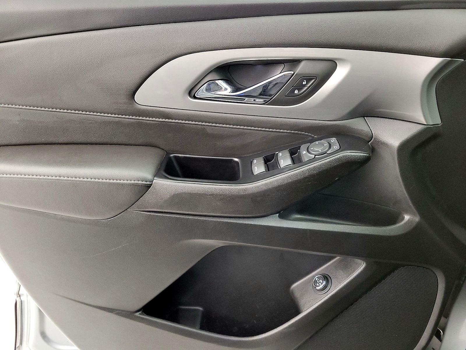 2023 Chevrolet Traverse 1LT - Photo 13