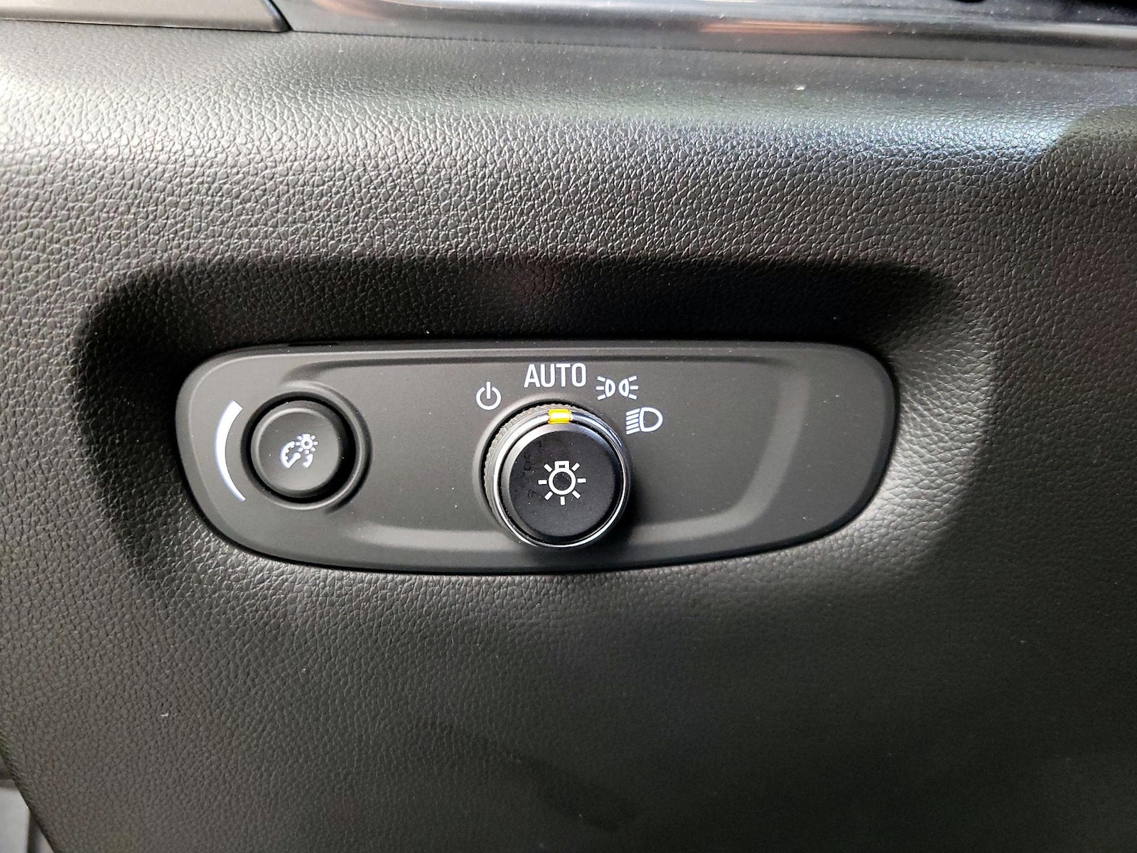 2023 Chevrolet Traverse 1LT - Photo 14