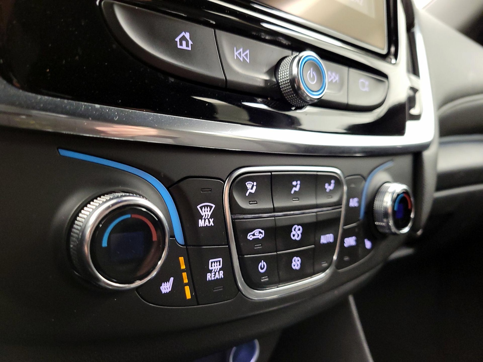2023 Chevrolet Traverse 1LT - Photo 17