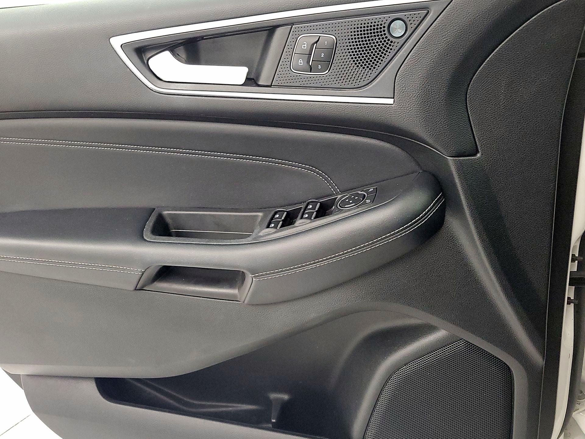 Thumbnail: 2023 Ford Edge - 12