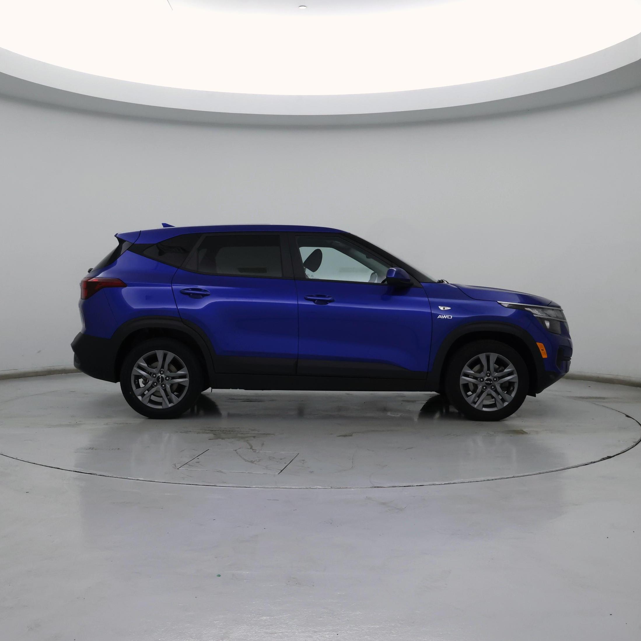 Thumbnail: 2023 Kia Seltos - 7