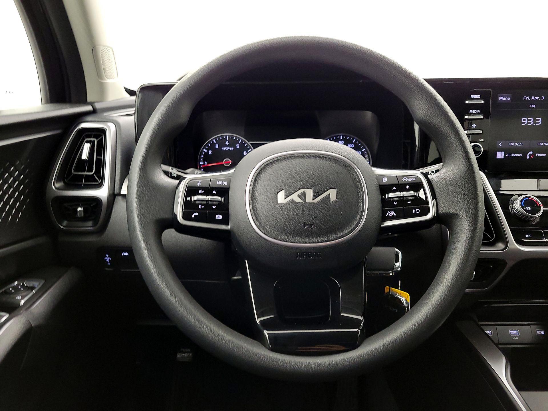 Thumbnail: 2023 Kia Sorento - 10