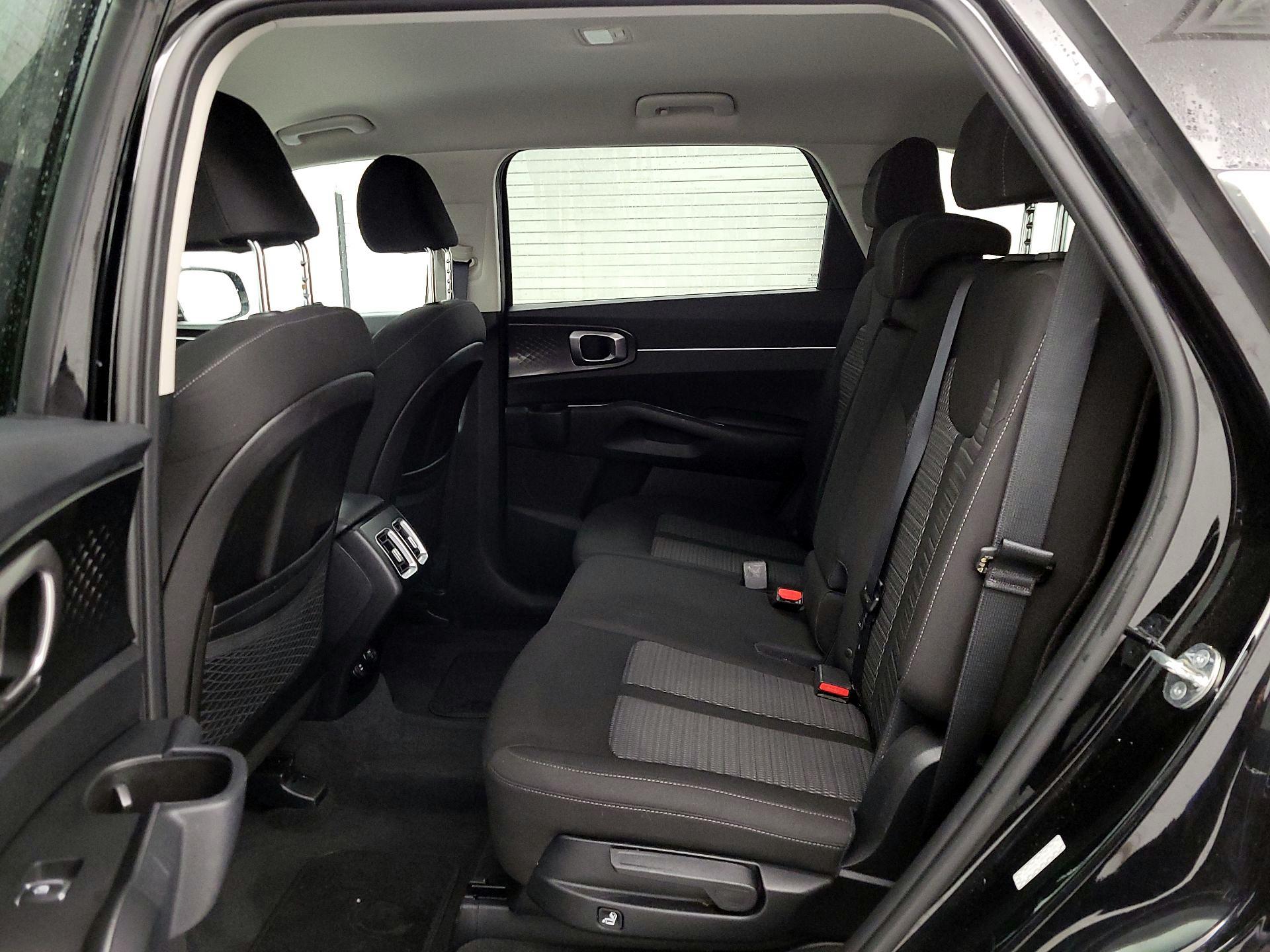 Thumbnail: 2023 Kia Sorento - 19