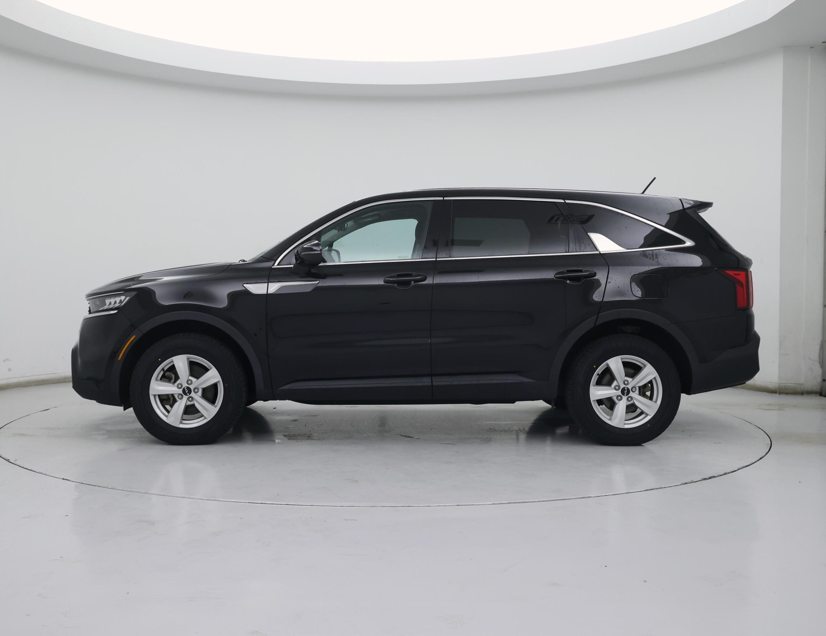 Thumbnail: 2023 Kia Sorento - 3