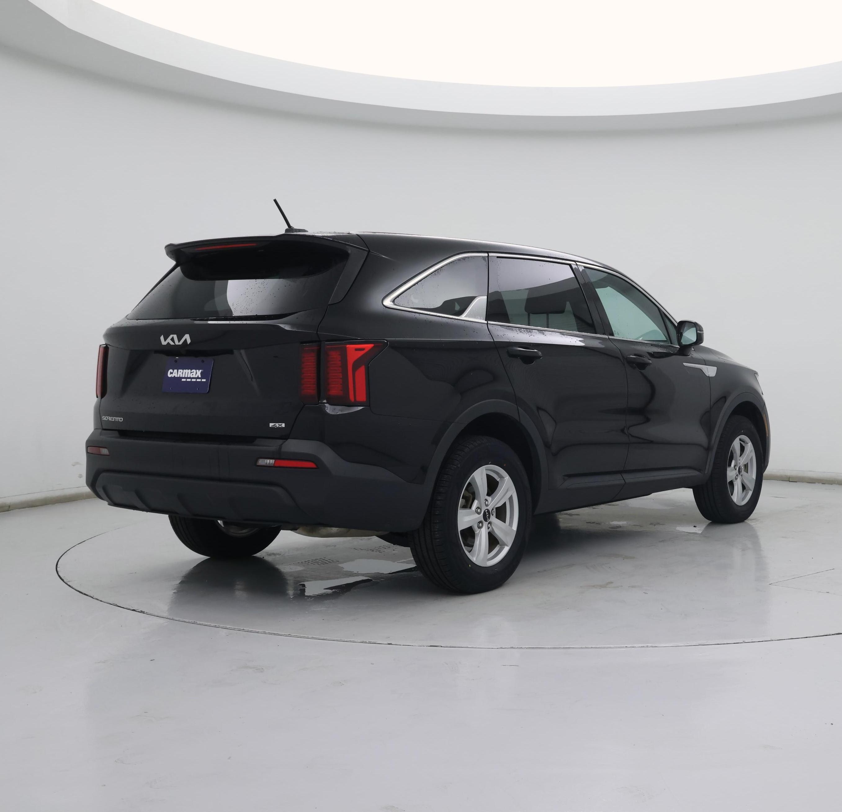 Thumbnail: 2023 Kia Sorento - 8