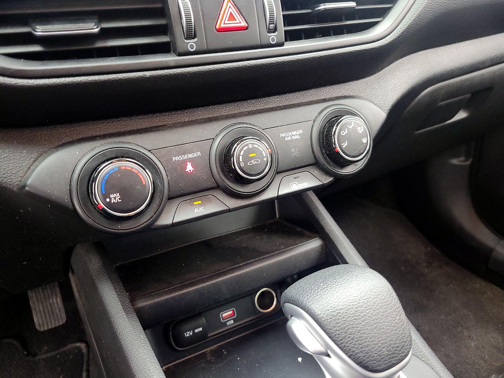 Thumbnail: 2023 Kia Forte - 15