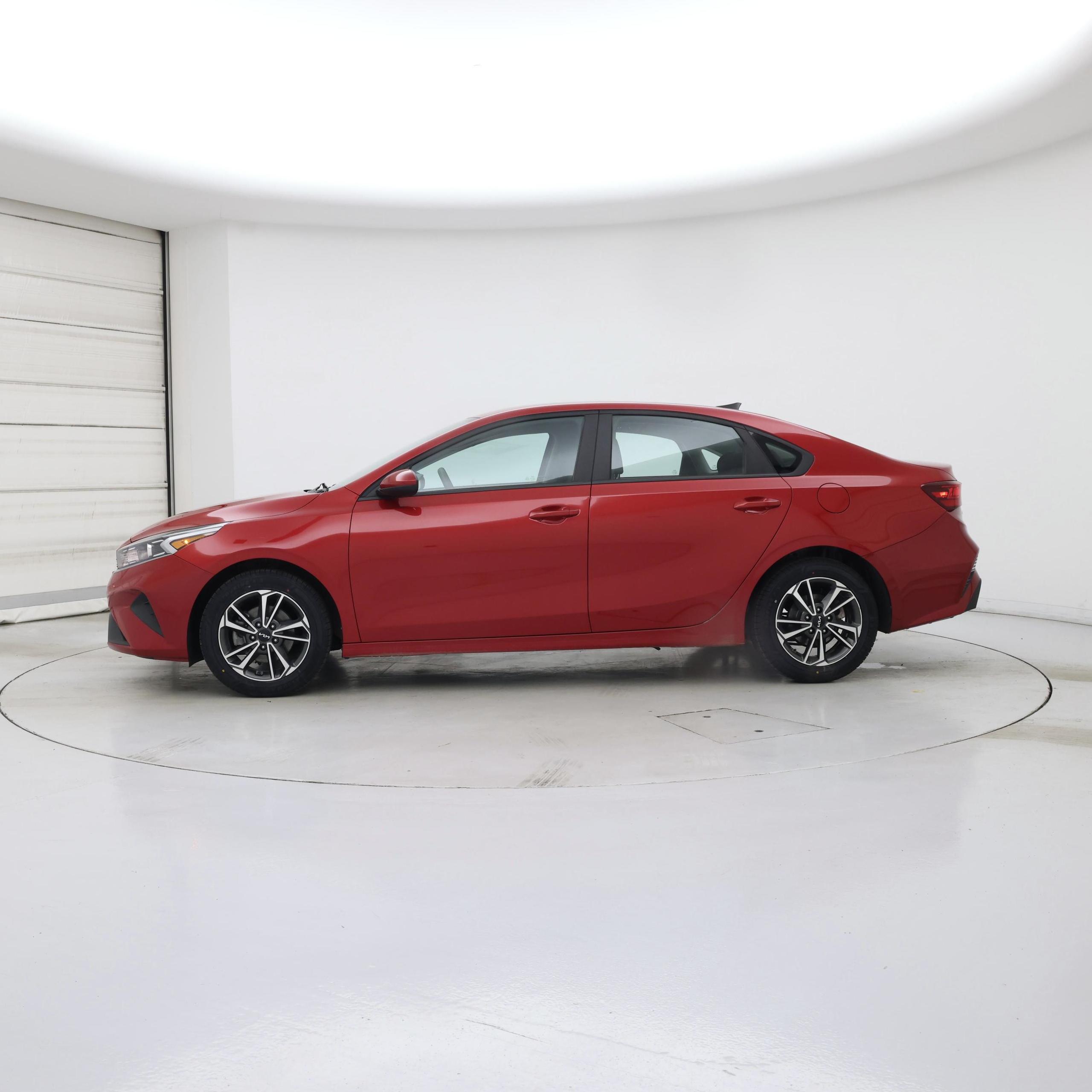 Thumbnail: 2023 Kia Forte - 3