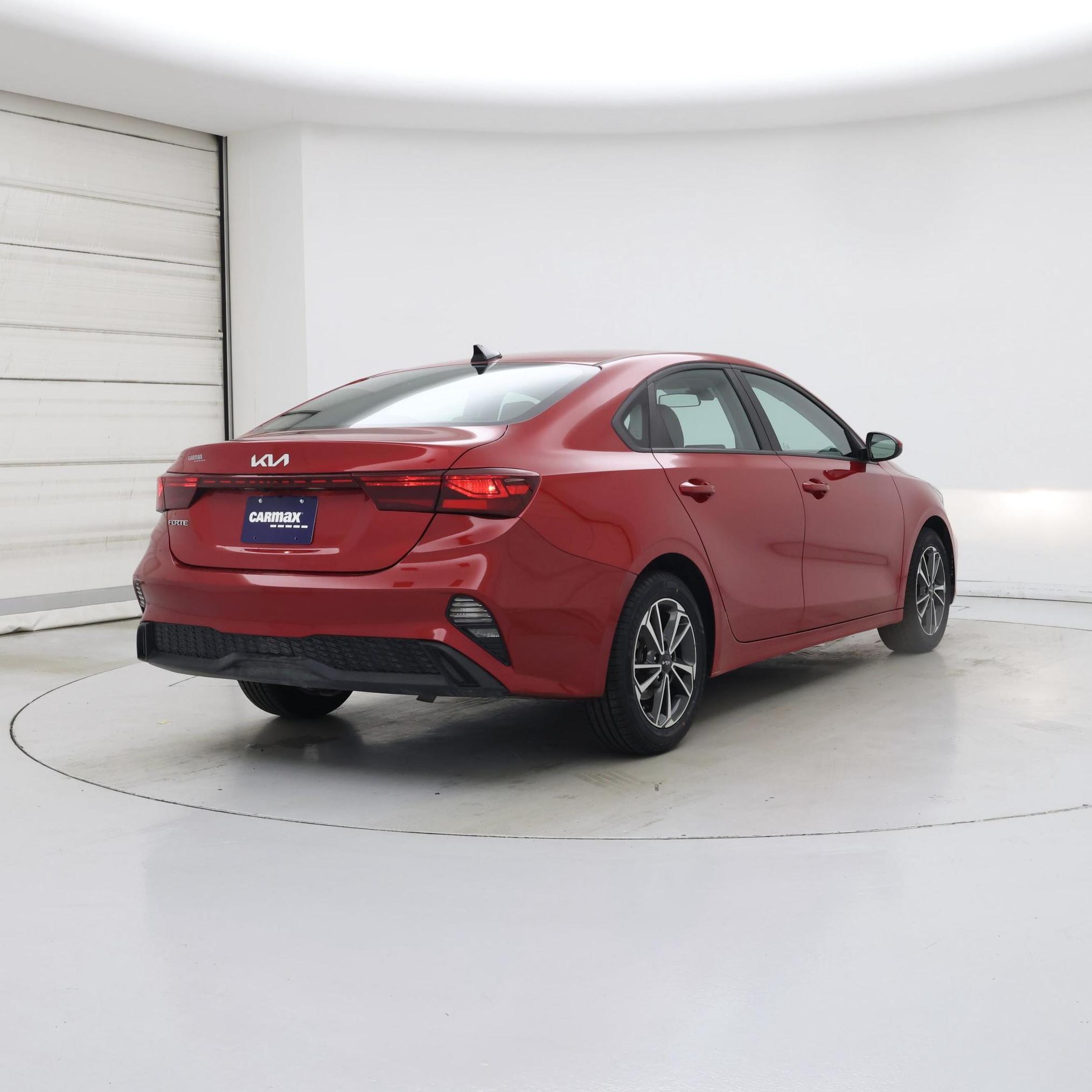 Thumbnail: 2023 Kia Forte - 8