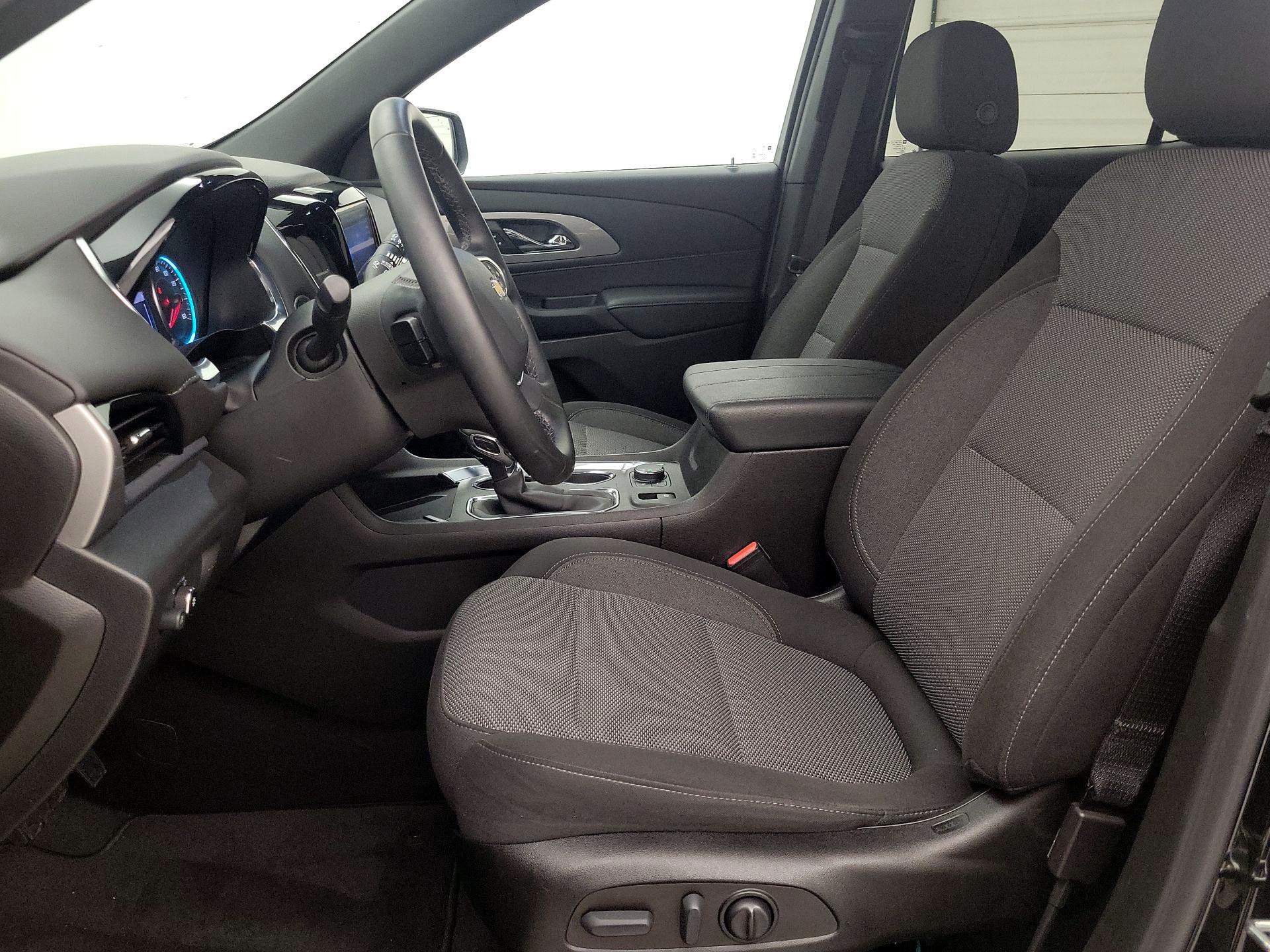 Thumbnail: 2023 Chevrolet Traverse - 11