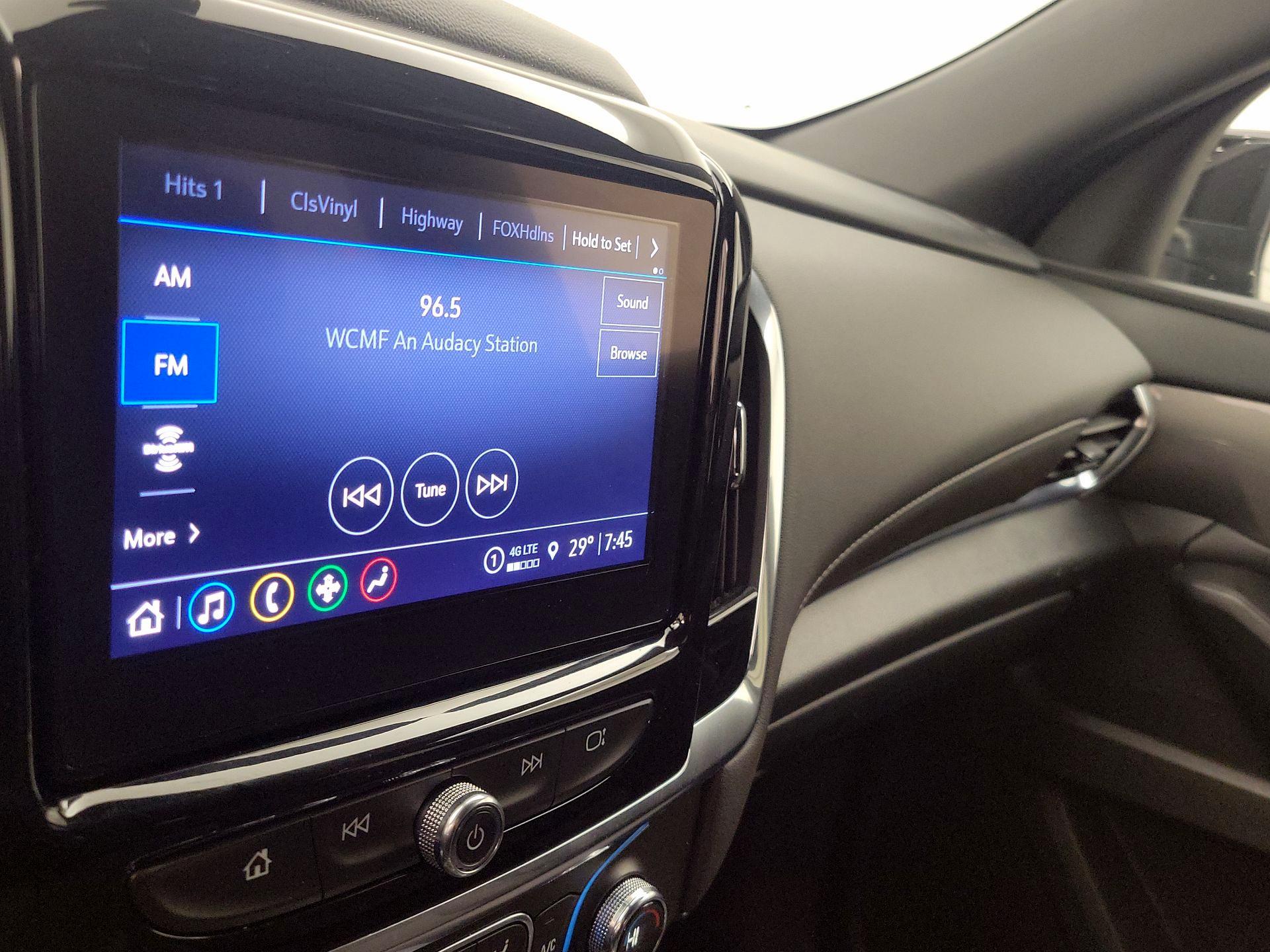 Thumbnail: 2023 Chevrolet Traverse - 15