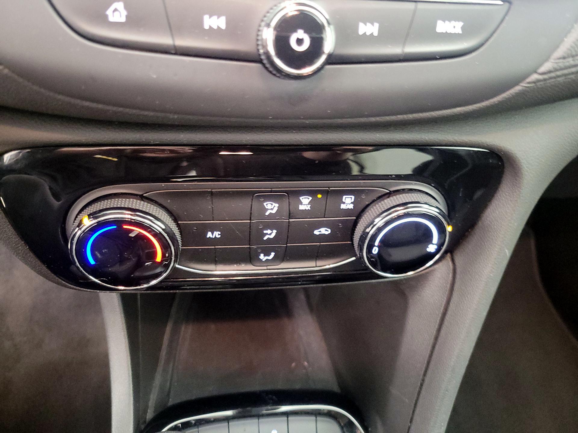 Thumbnail: 2022 Buick Encore GX - 16