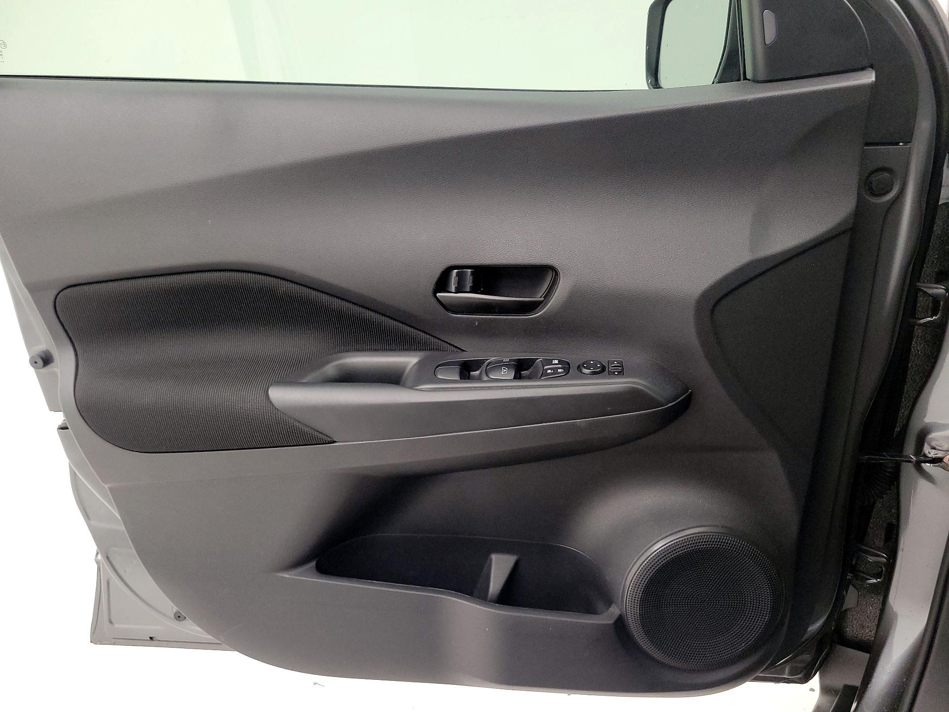 Thumbnail: 2025 Nissan Kicks - 10