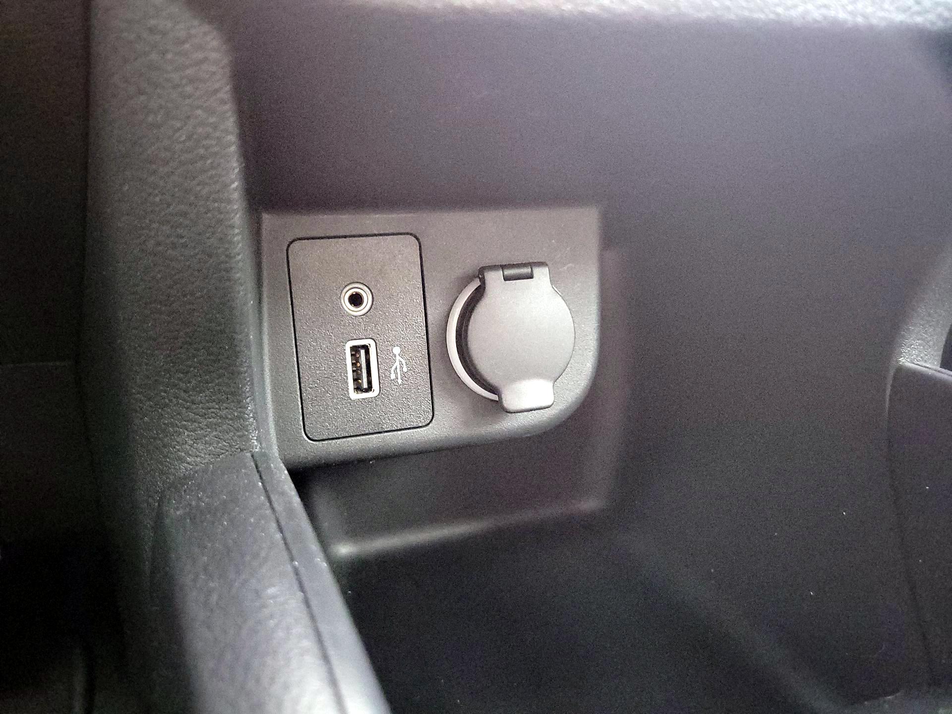 Thumbnail: 2025 Nissan Kicks - 16