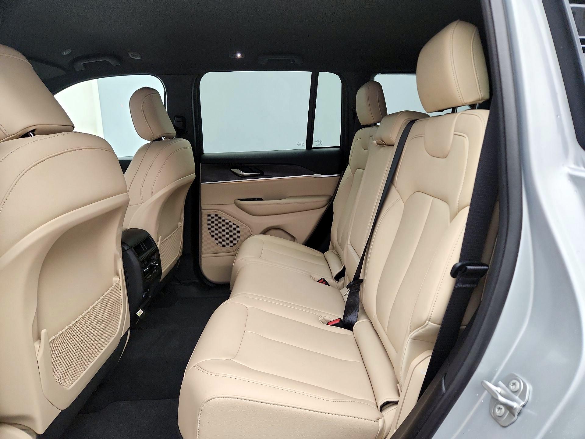 Thumbnail: 2025 Jeep Grand Cherokee - 20